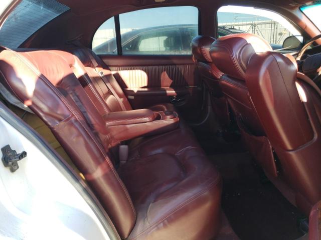 Photo 9 VIN: 1G4CW52K1W4613068 - BUICK PARK AVE 