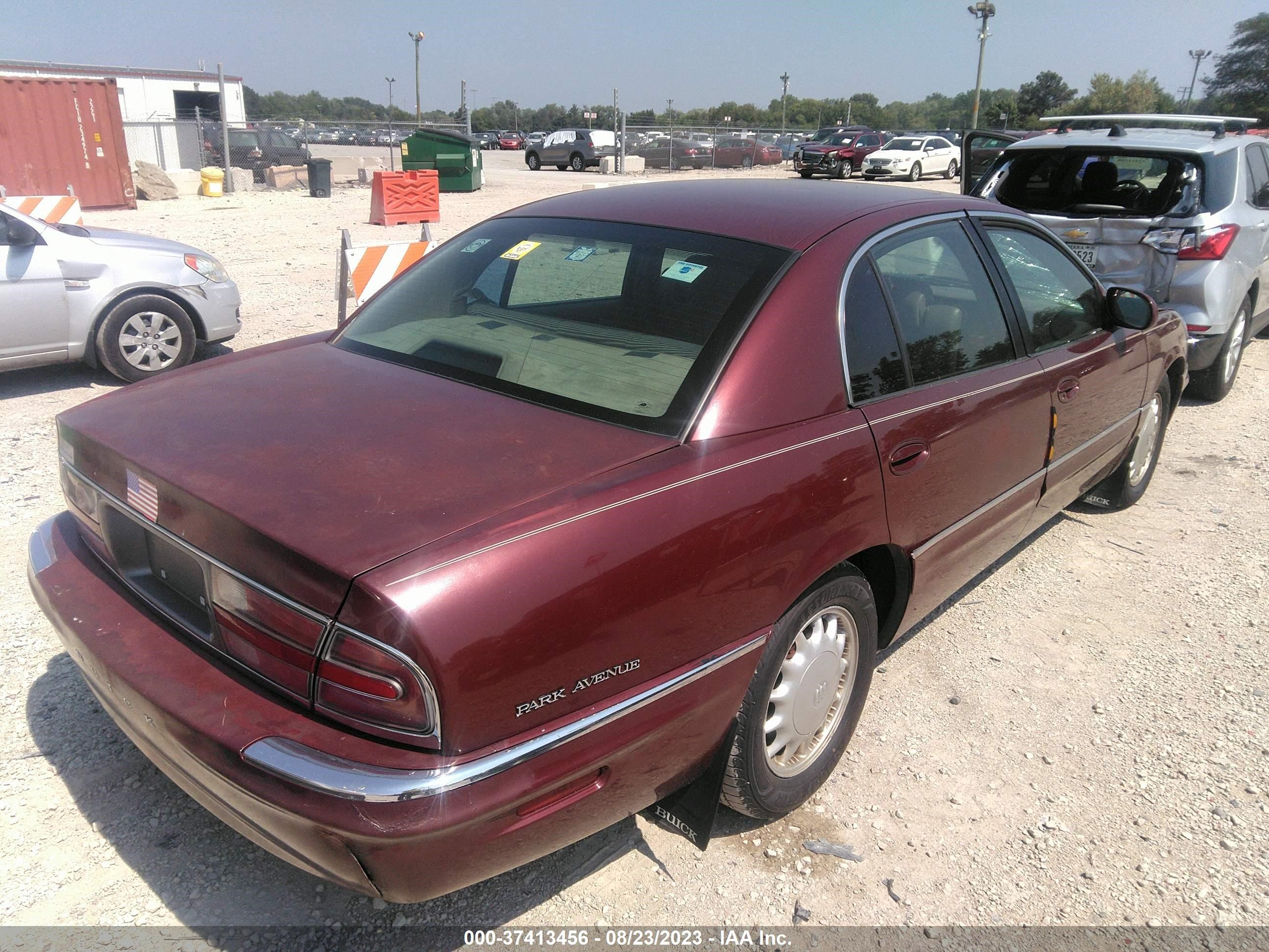 Photo 3 VIN: 1G4CW52K1W4629562 - BUICK PARK AVENUE 