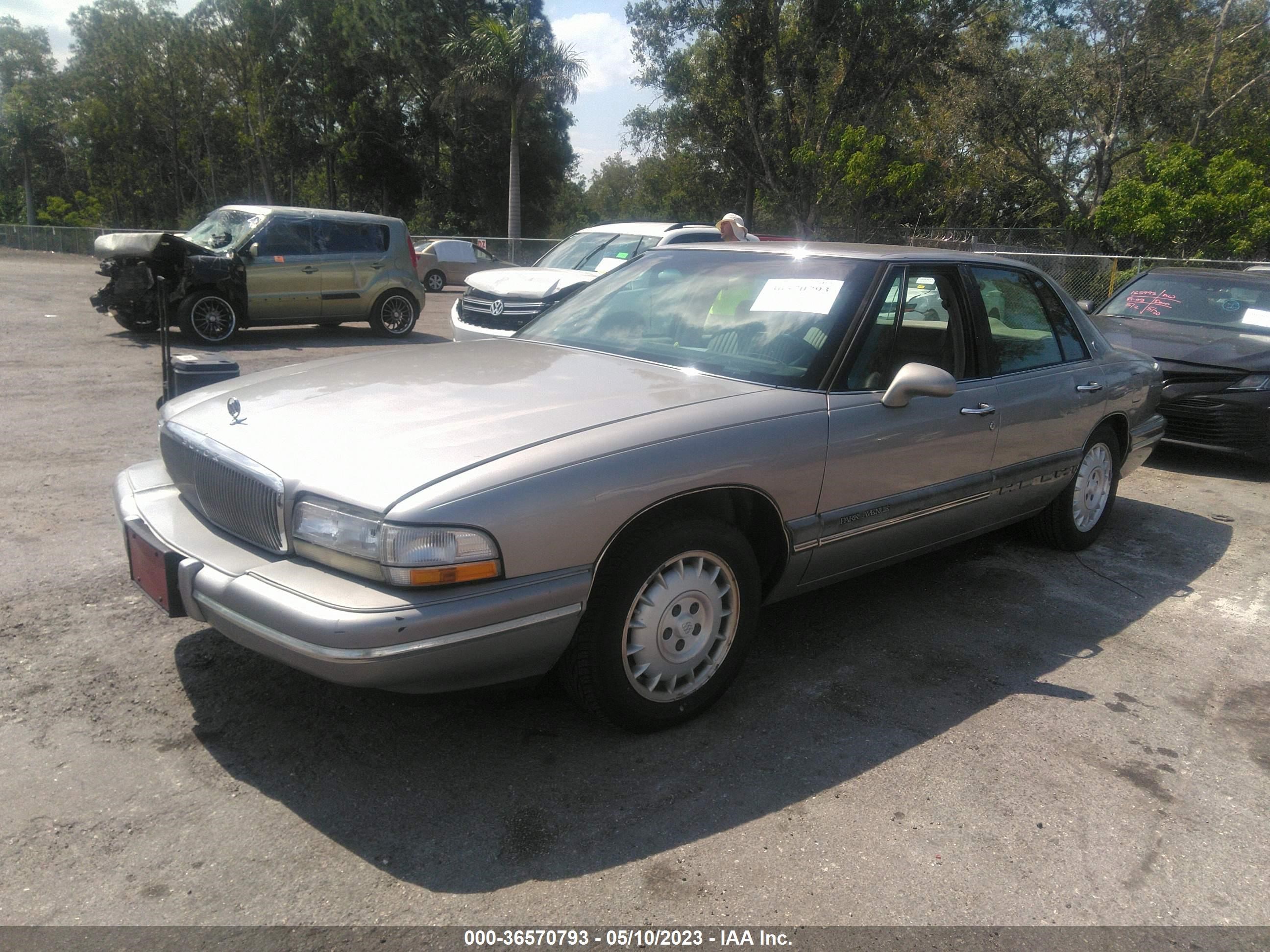 Photo 1 VIN: 1G4CW52K2SH654439 - BUICK PARK AVENUE 