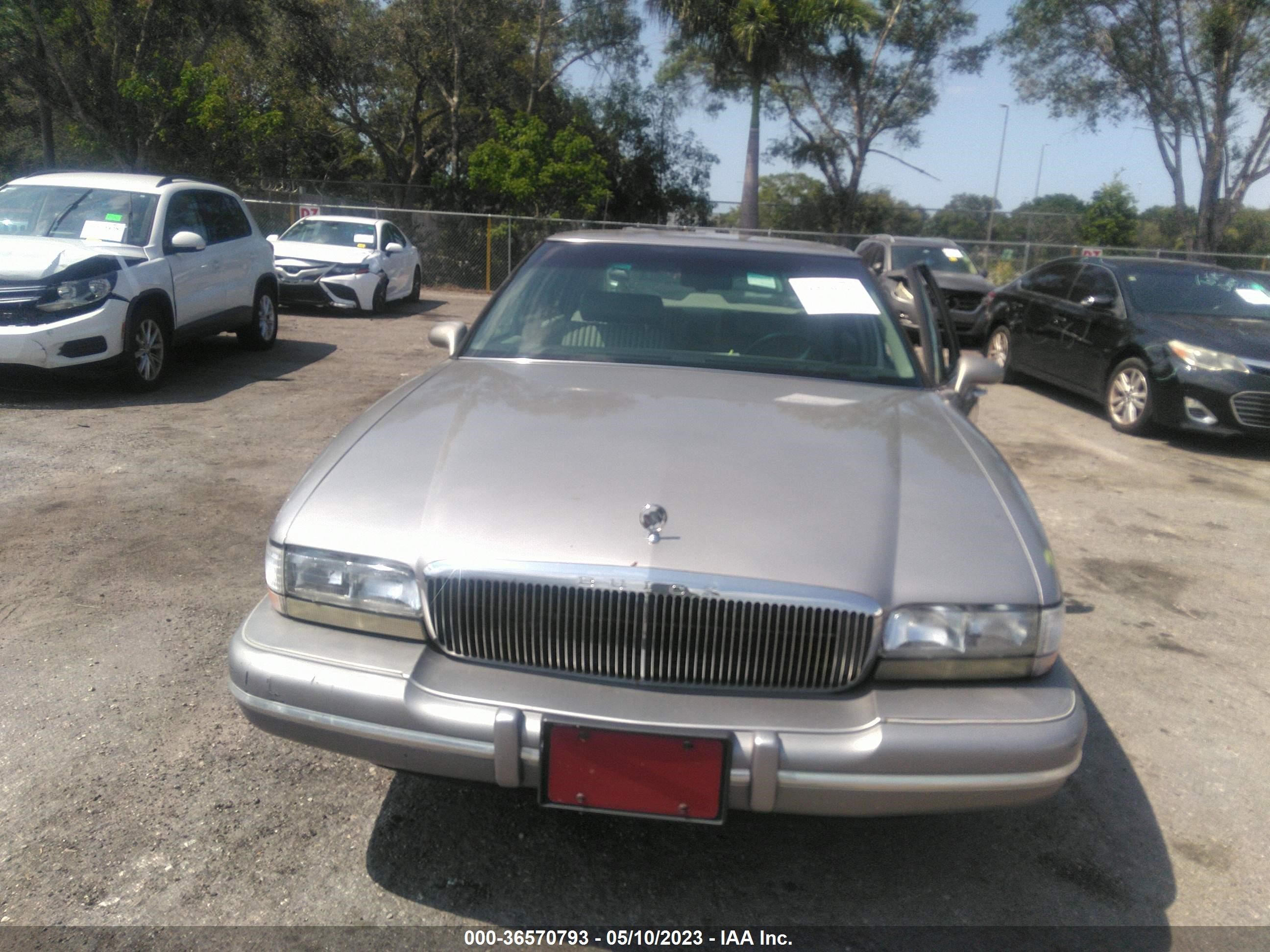 Photo 5 VIN: 1G4CW52K2SH654439 - BUICK PARK AVENUE 