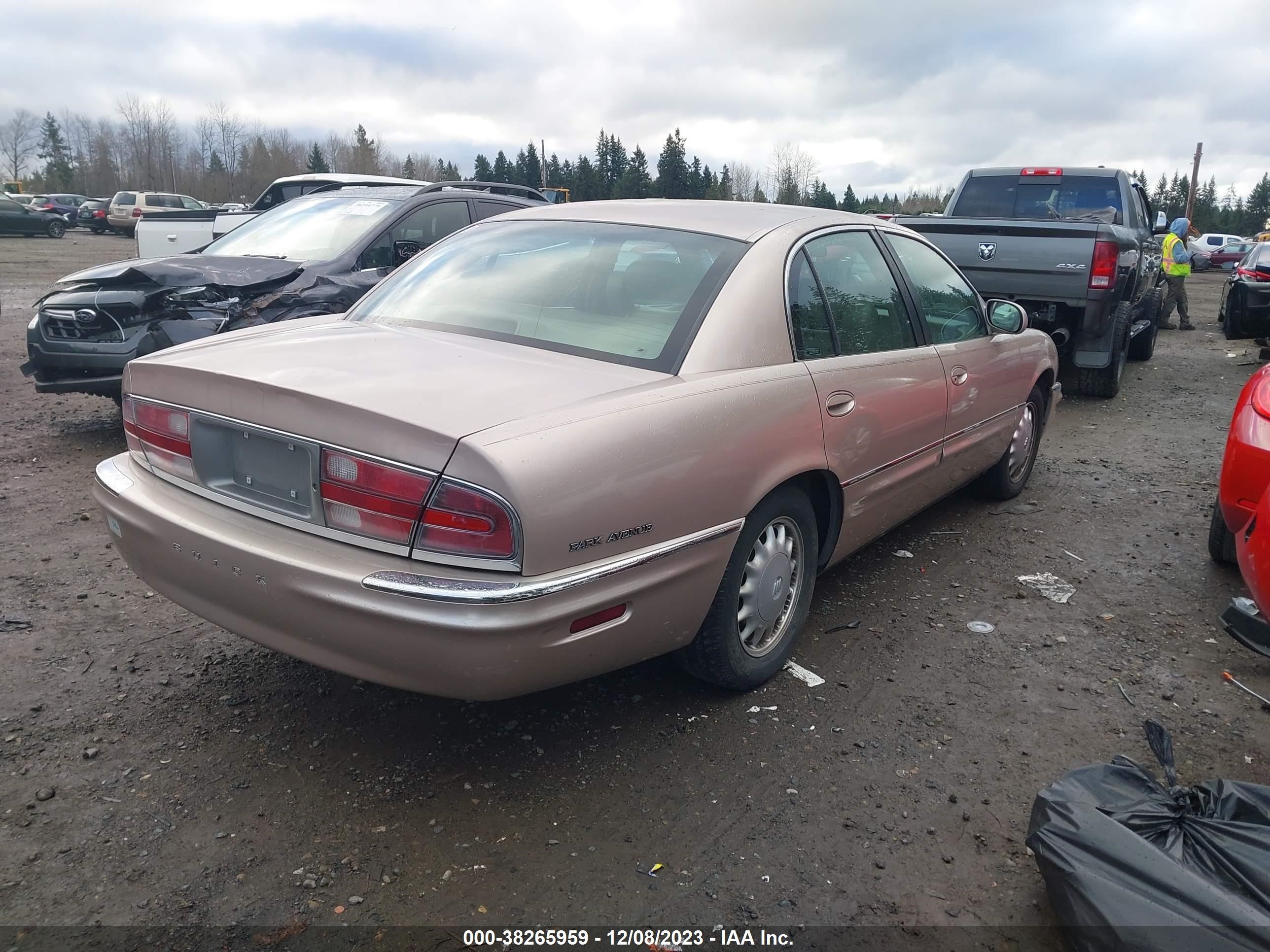 Photo 3 VIN: 1G4CW52K4W4638403 - BUICK PARK AVENUE 