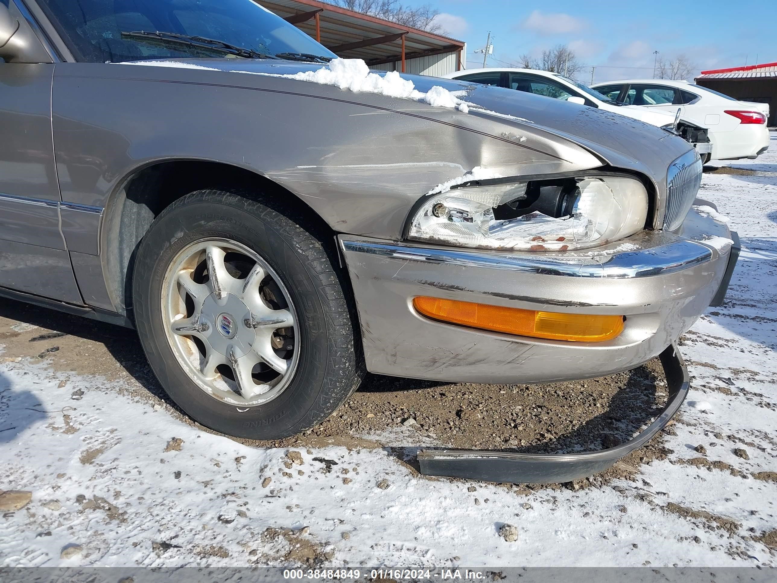 Photo 11 VIN: 1G4CW52K5Y4186545 - BUICK PARK AVENUE 