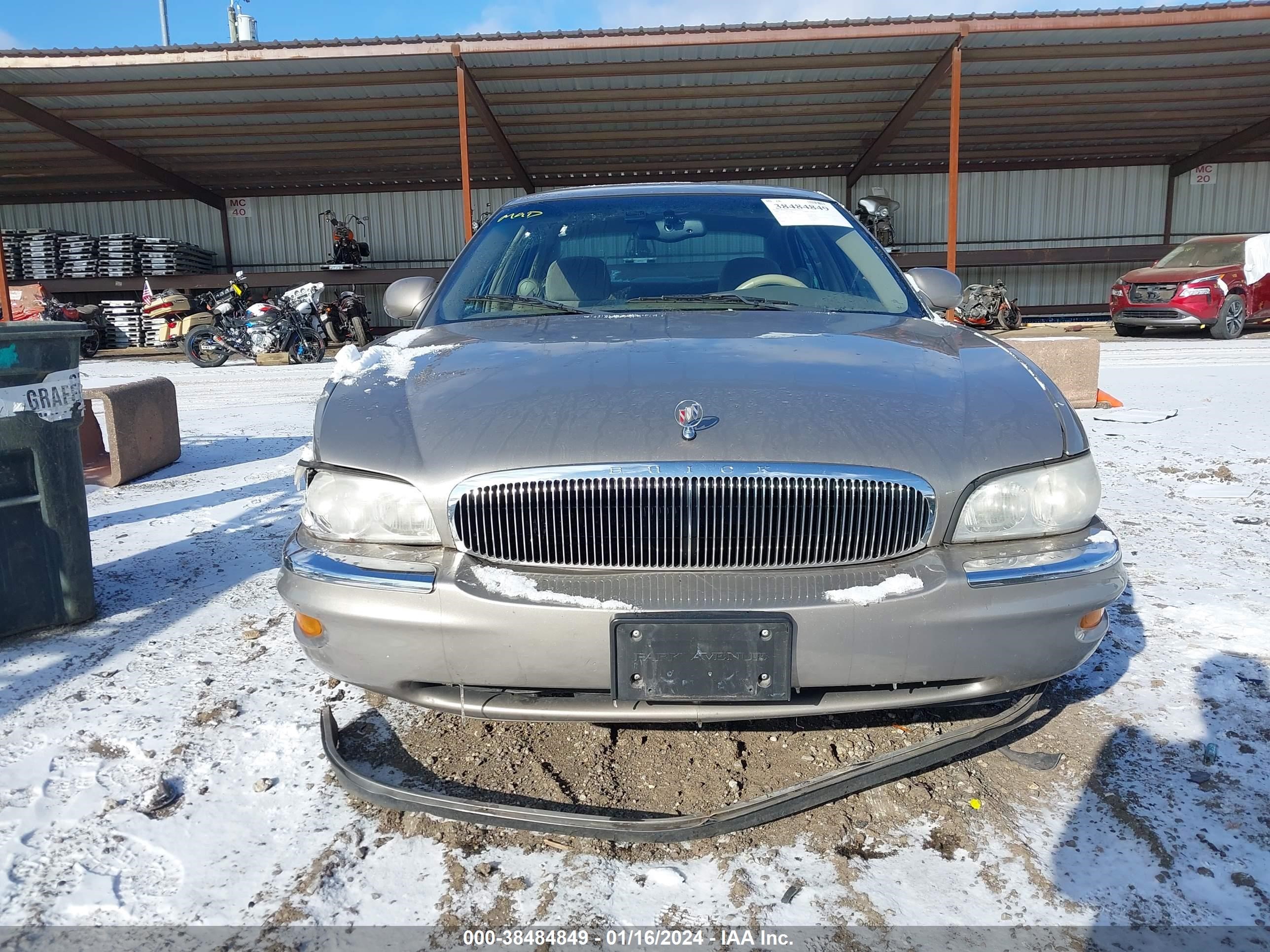 Photo 12 VIN: 1G4CW52K5Y4186545 - BUICK PARK AVENUE 