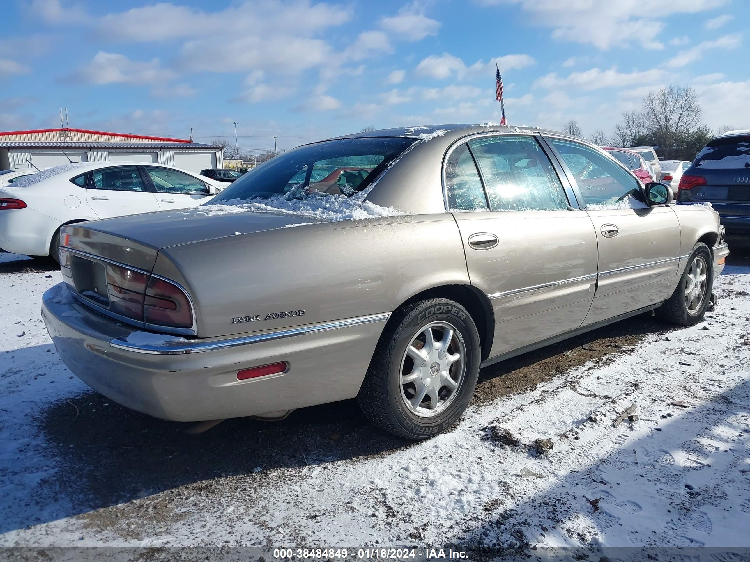 Photo 3 VIN: 1G4CW52K5Y4186545 - BUICK PARK AVENUE 