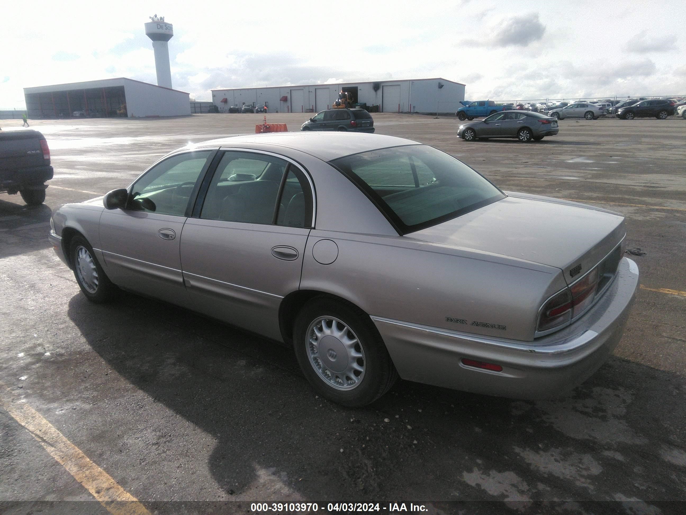 Photo 2 VIN: 1G4CW52K6W4610005 - BUICK PARK AVENUE 