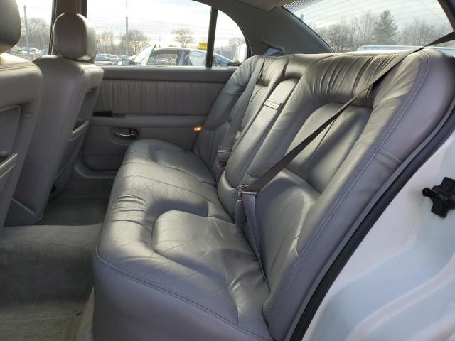 Photo 9 VIN: 1G4CW52K6Y4112907 - BUICK PARK AVENU 