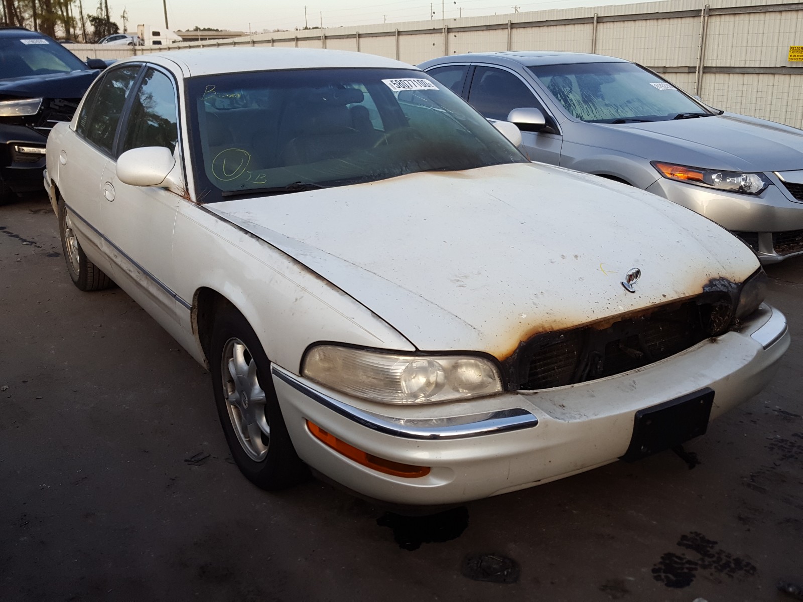 Photo 0 VIN: 1G4CW52K7Y4116643 - BUICK PARK AVENU 