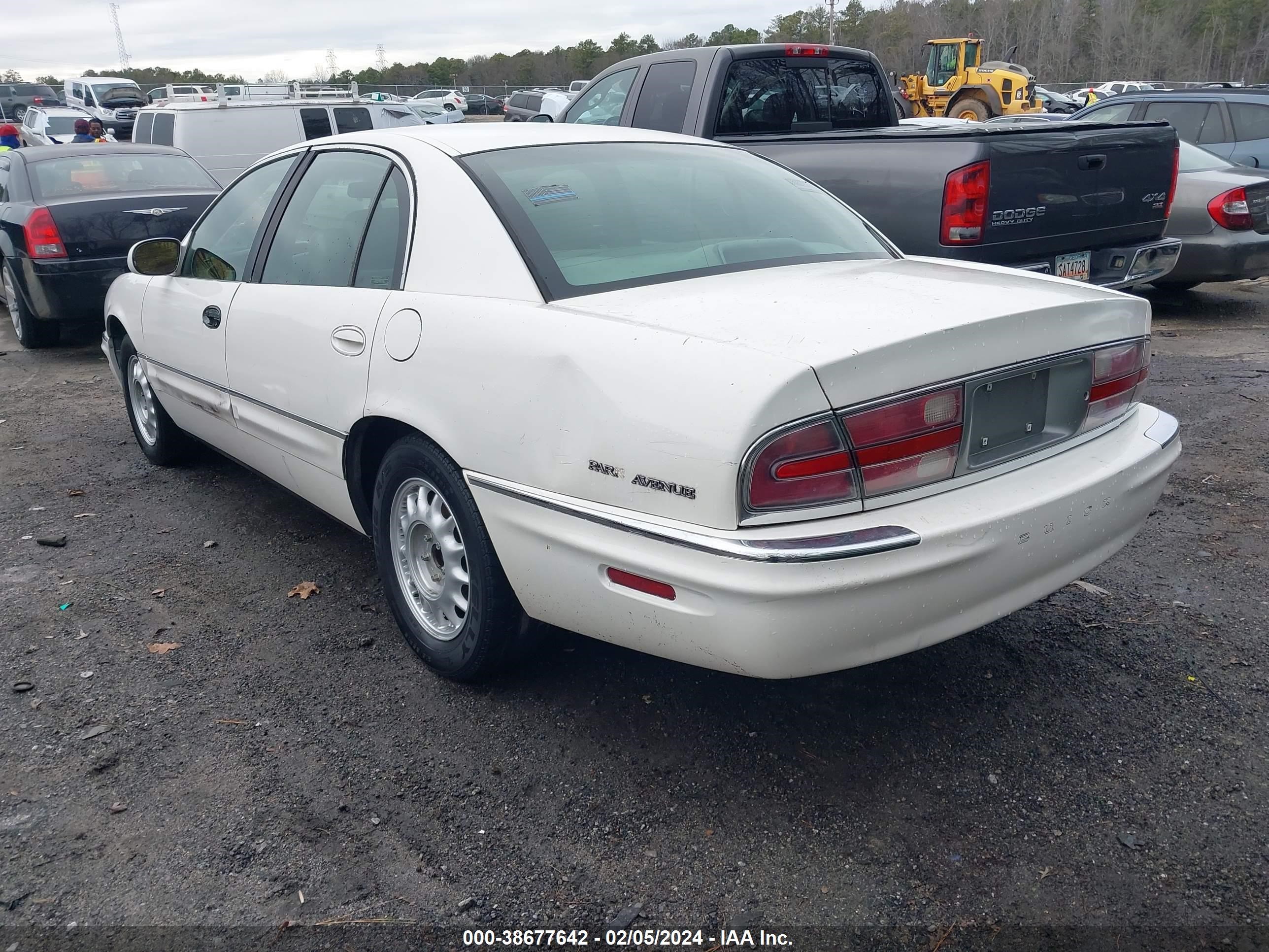 Photo 2 VIN: 1G4CW52K8V4644350 - BUICK PARK AVENUE 