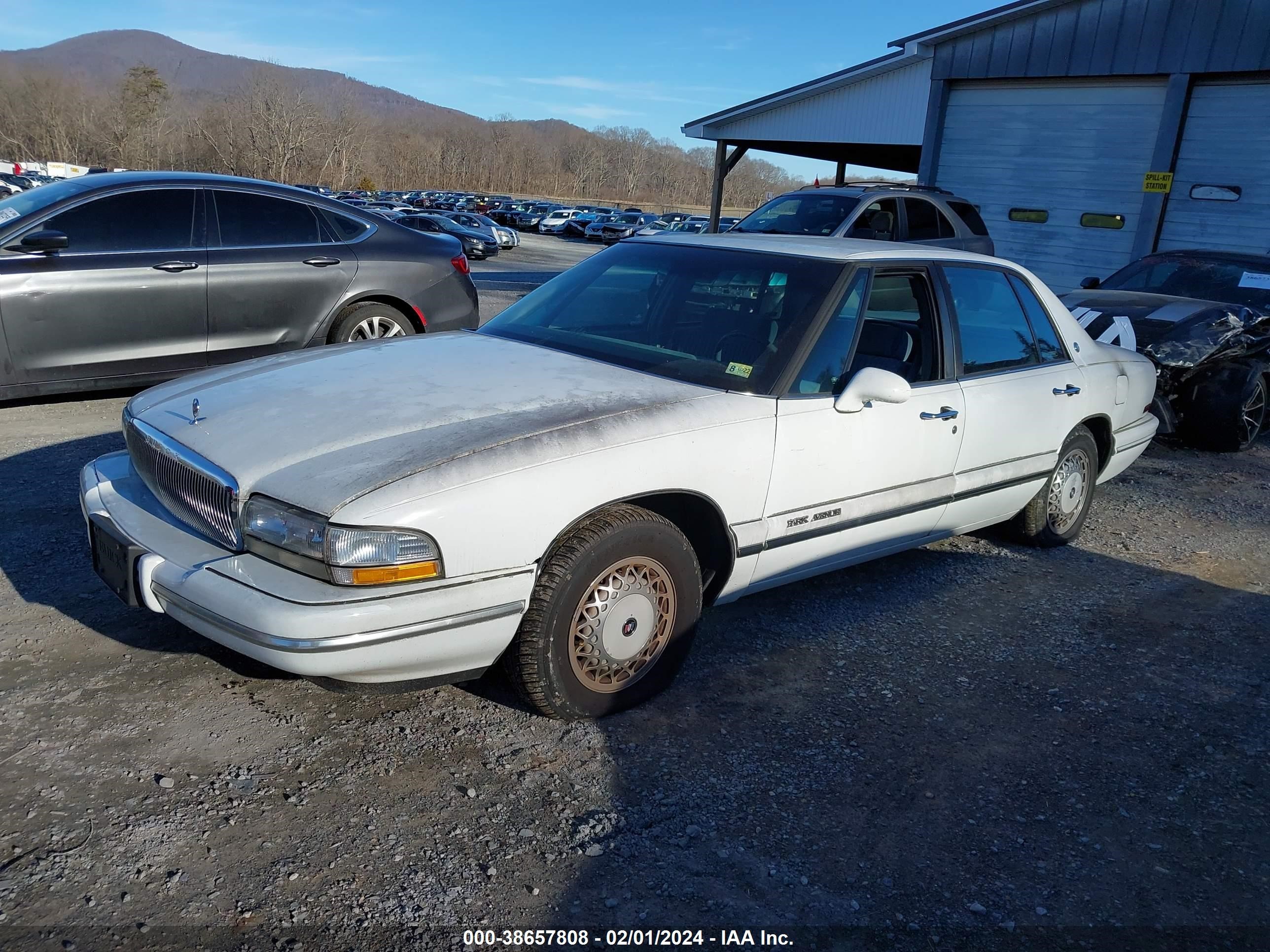 Photo 1 VIN: 1G4CW52KXTH606690 - BUICK PARK AVENUE 