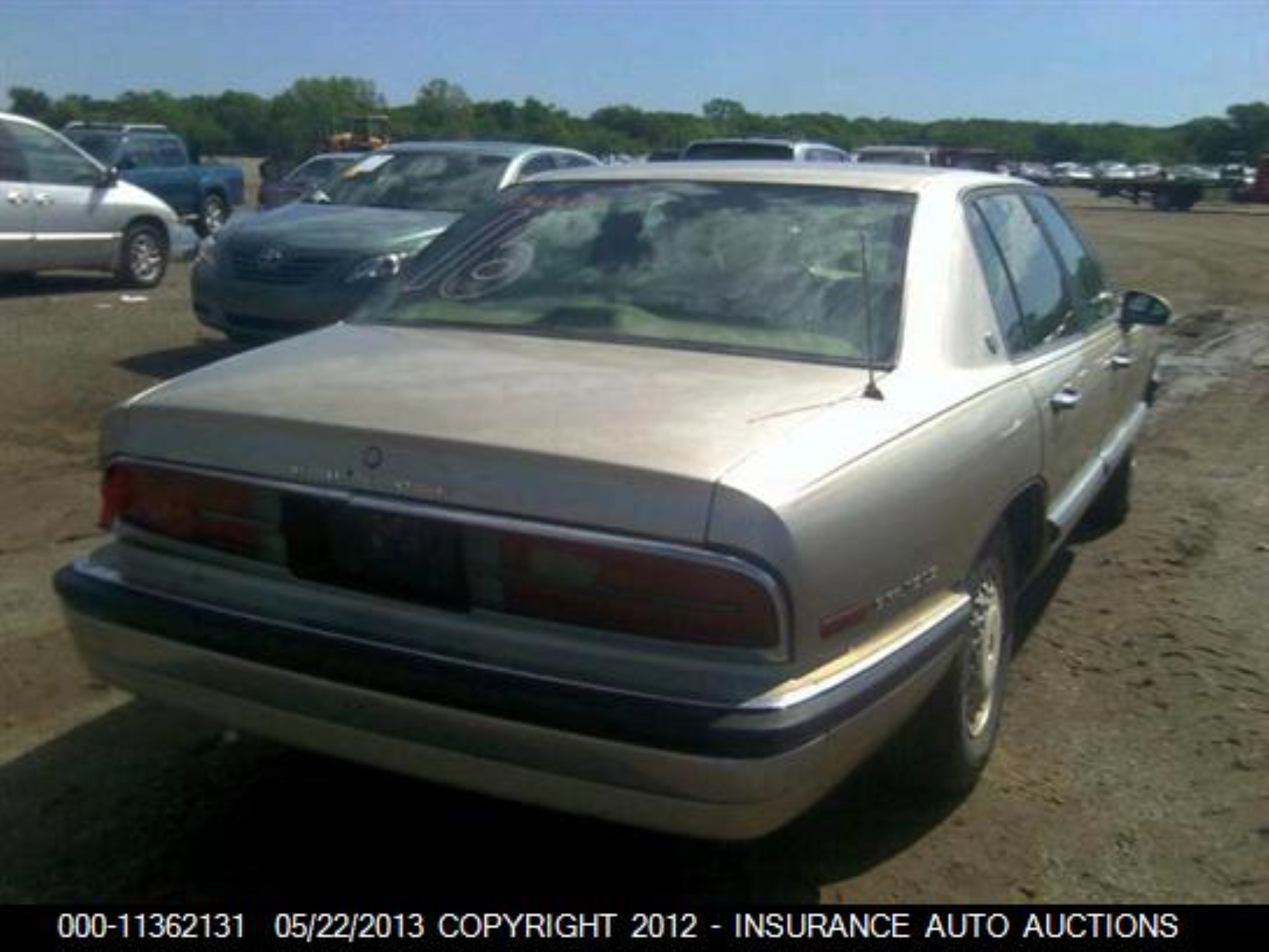 Photo 3 VIN: 1G4CW52L0R1603498 - BUICK PARK AVENUE 