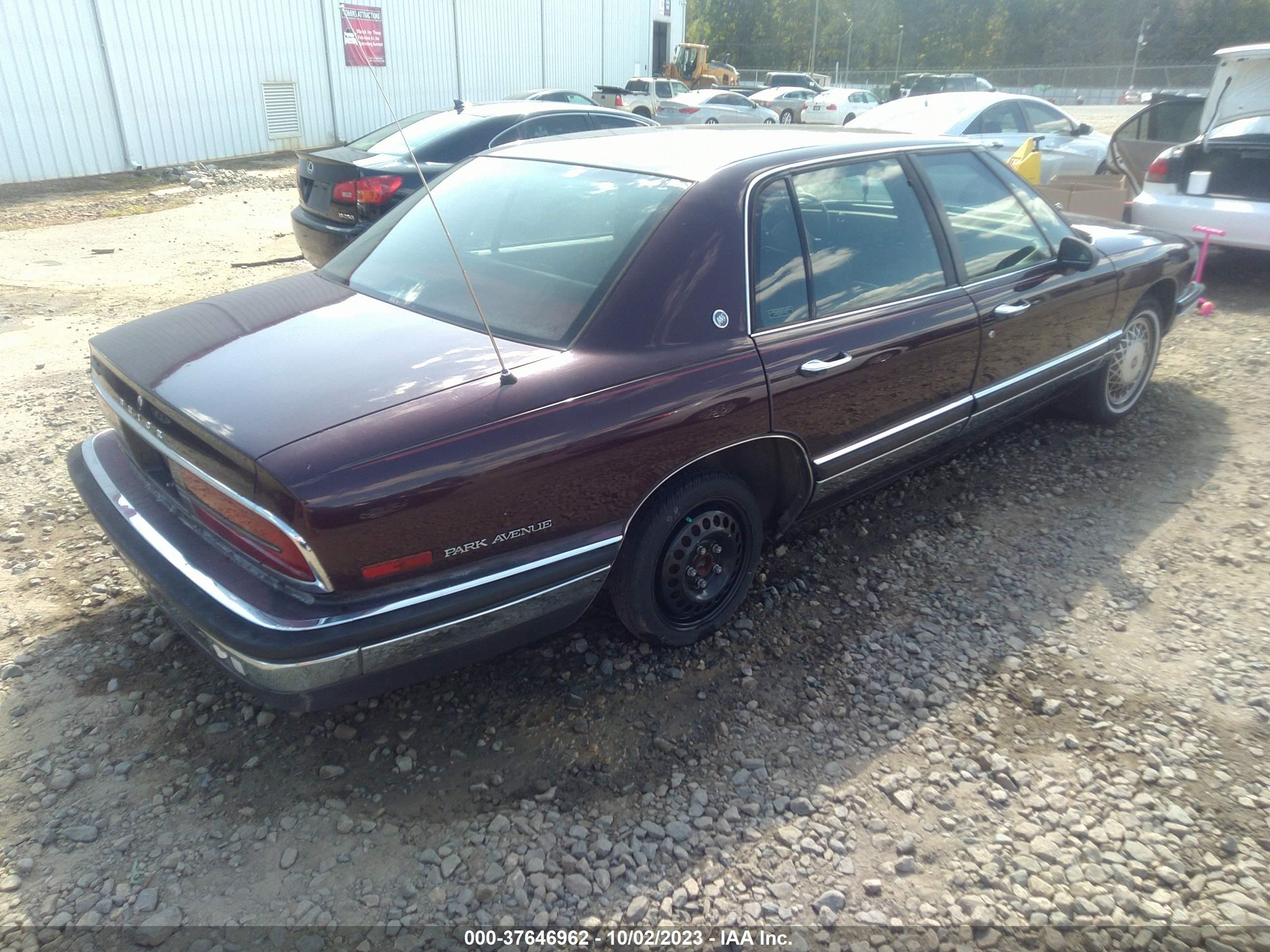 Photo 3 VIN: 1G4CW52L2R1601185 - BUICK PARK AVENUE 