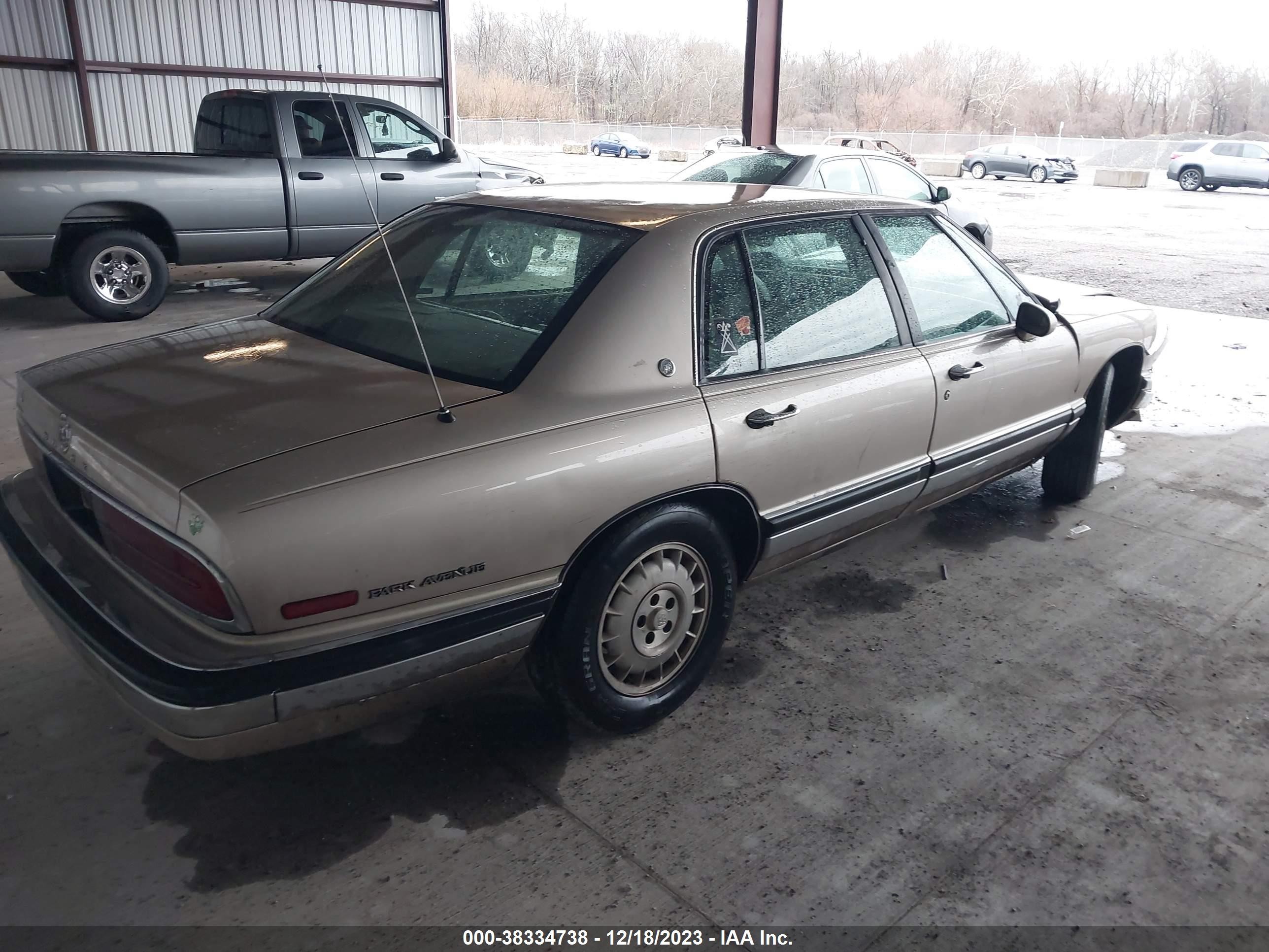 Photo 3 VIN: 1G4CW53L0P1628896 - BUICK PARK AVENUE 