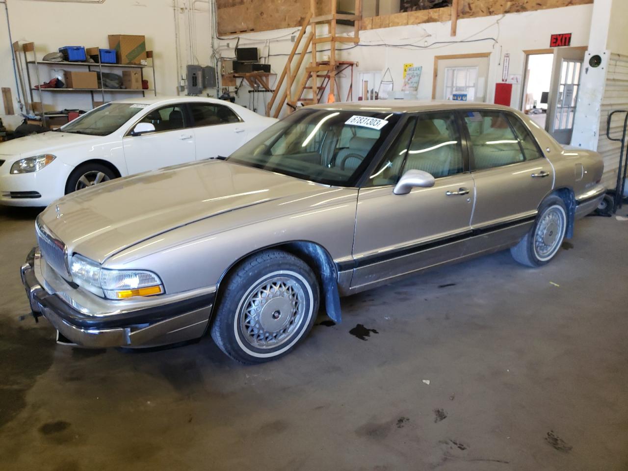 Photo 0 VIN: 1G4CW53L7P1627700 - BUICK PARK AVENUE 