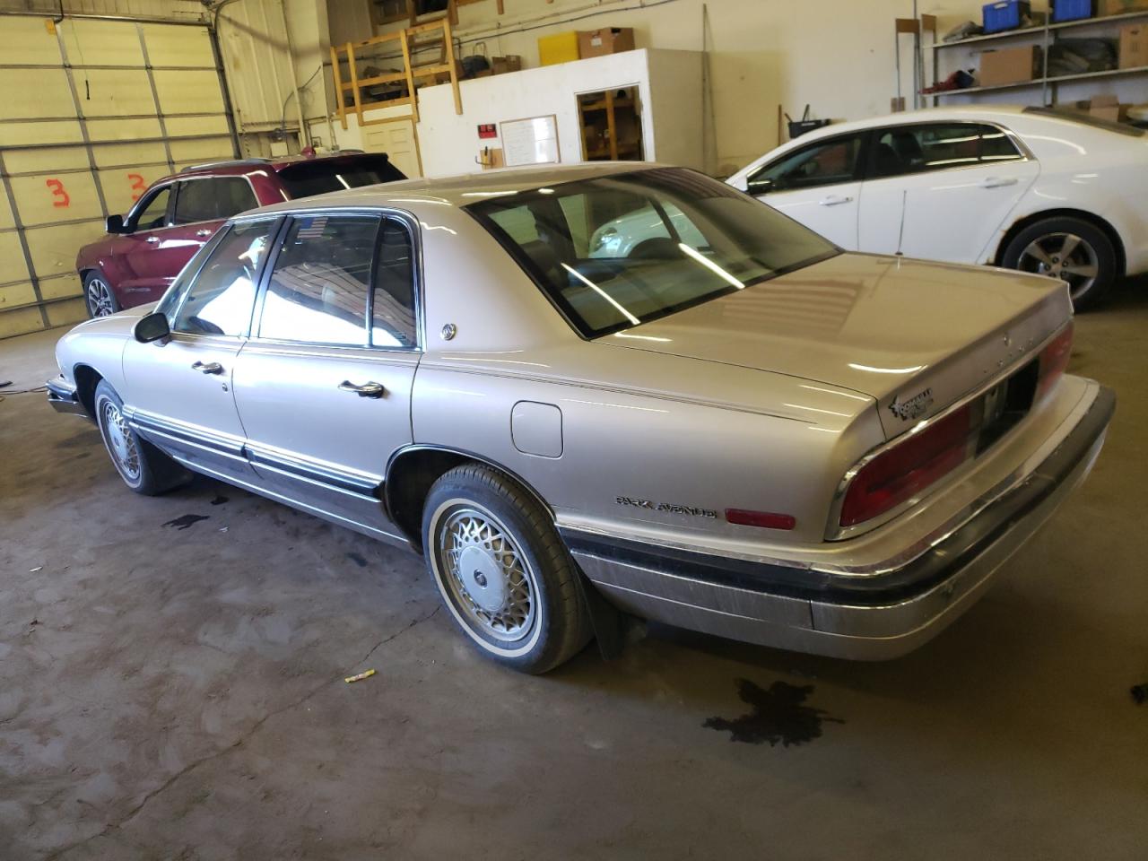 Photo 1 VIN: 1G4CW53L7P1627700 - BUICK PARK AVENUE 