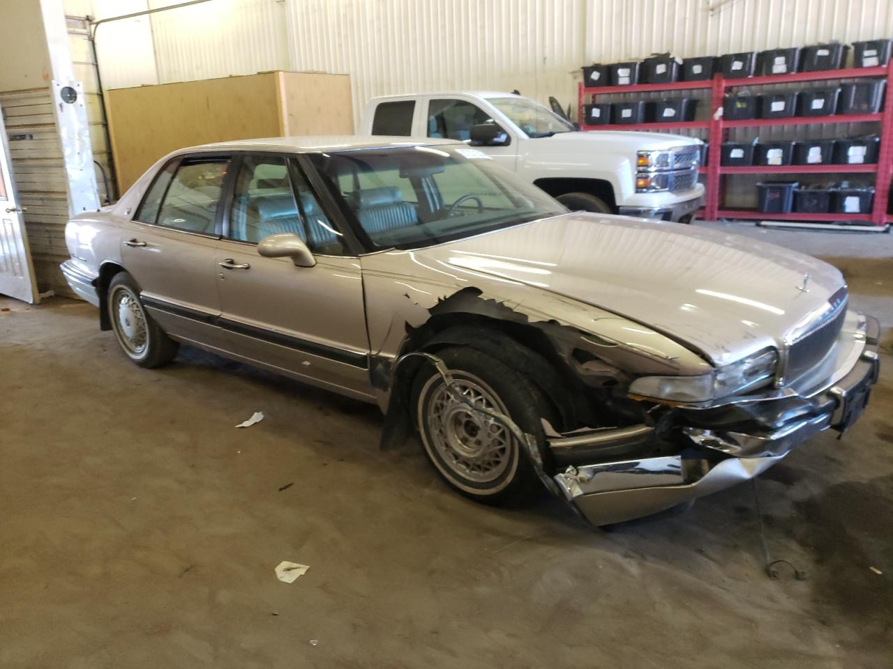 Photo 3 VIN: 1G4CW53L7P1627700 - BUICK PARK AVENUE 