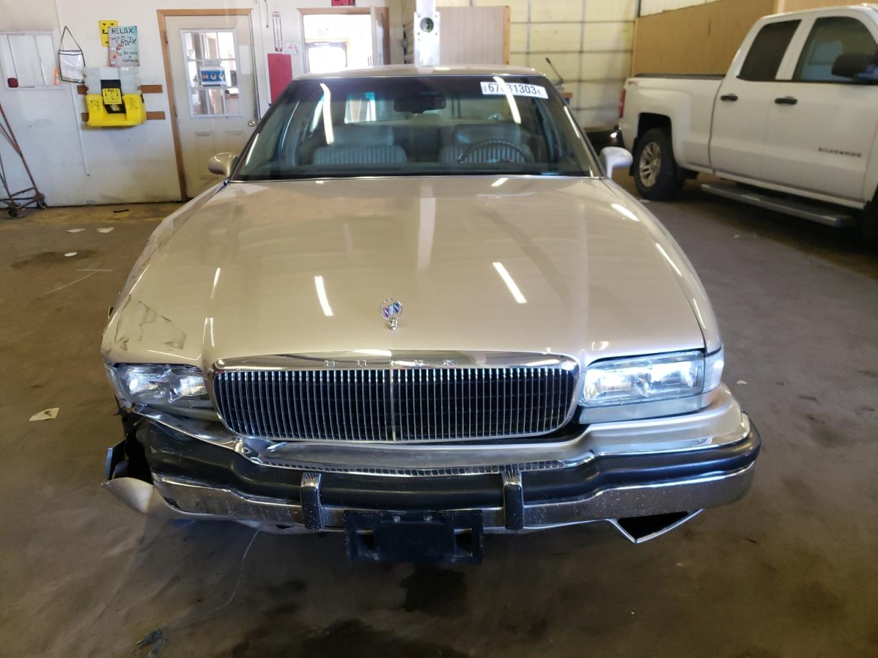 Photo 4 VIN: 1G4CW53L7P1627700 - BUICK PARK AVENUE 