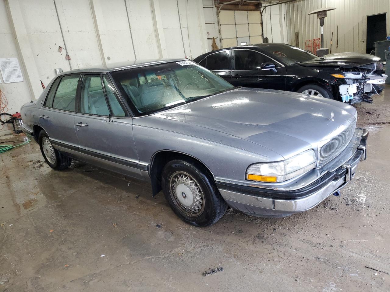 Photo 3 VIN: 1G4CW53L9M1629069 - BUICK PARK AVENUE 