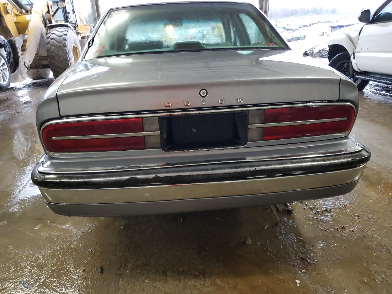 Photo 5 VIN: 1G4CW53L9M1629069 - BUICK PARK AVENUE 