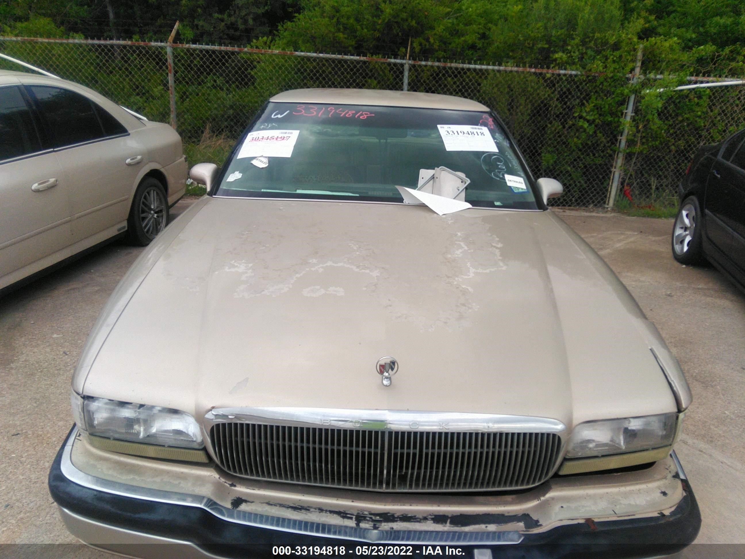 Photo 9 VIN: 1G4CW53L9N1642003 - BUICK PARK AVENUE 