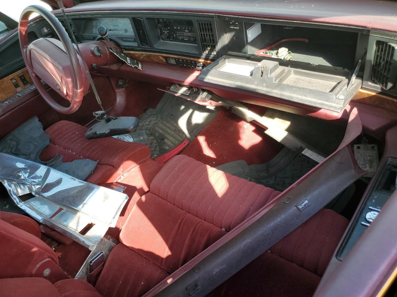 Photo 7 VIN: 1G4CW53LXN1634413 - BUICK PARK AVENUE 