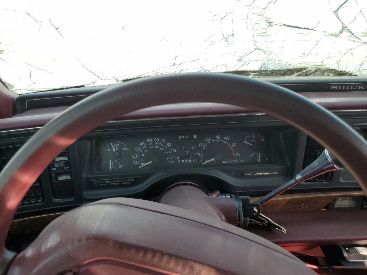 Photo 8 VIN: 1G4CW53LXN1634413 - BUICK PARK AVENUE 