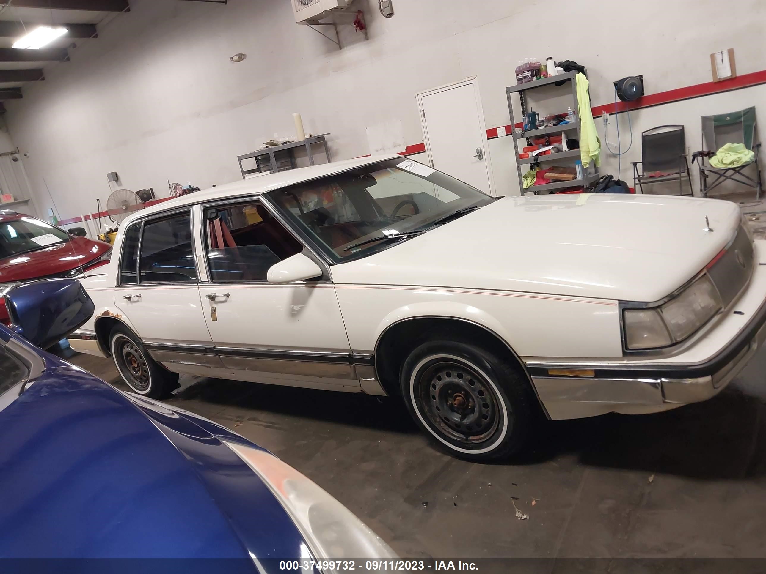 Photo 12 VIN: 1G4CW54C4L1637237 - BUICK ELECTRA 