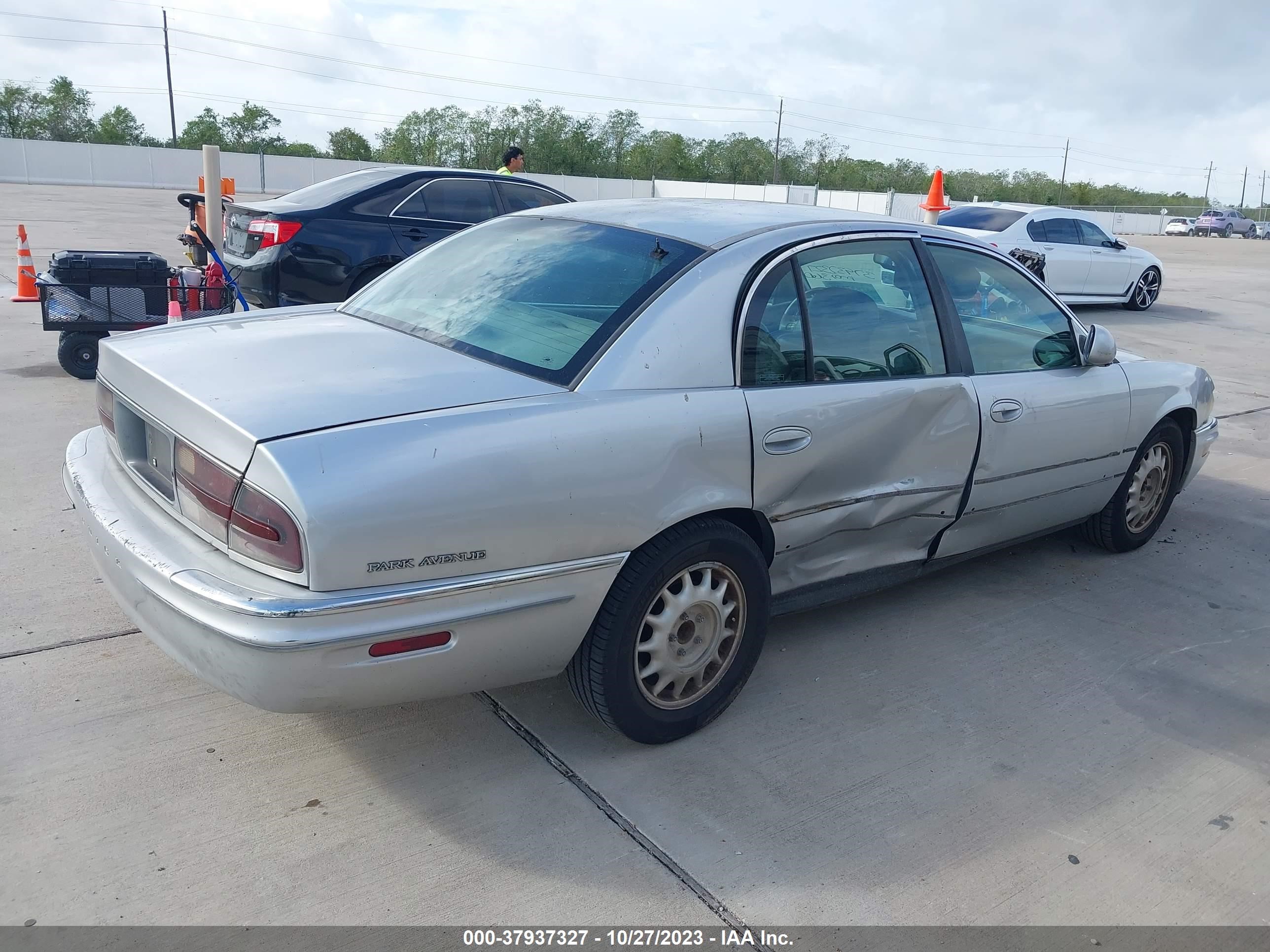 Photo 3 VIN: 1G4CW54K014232009 - BUICK PARK AVENUE 