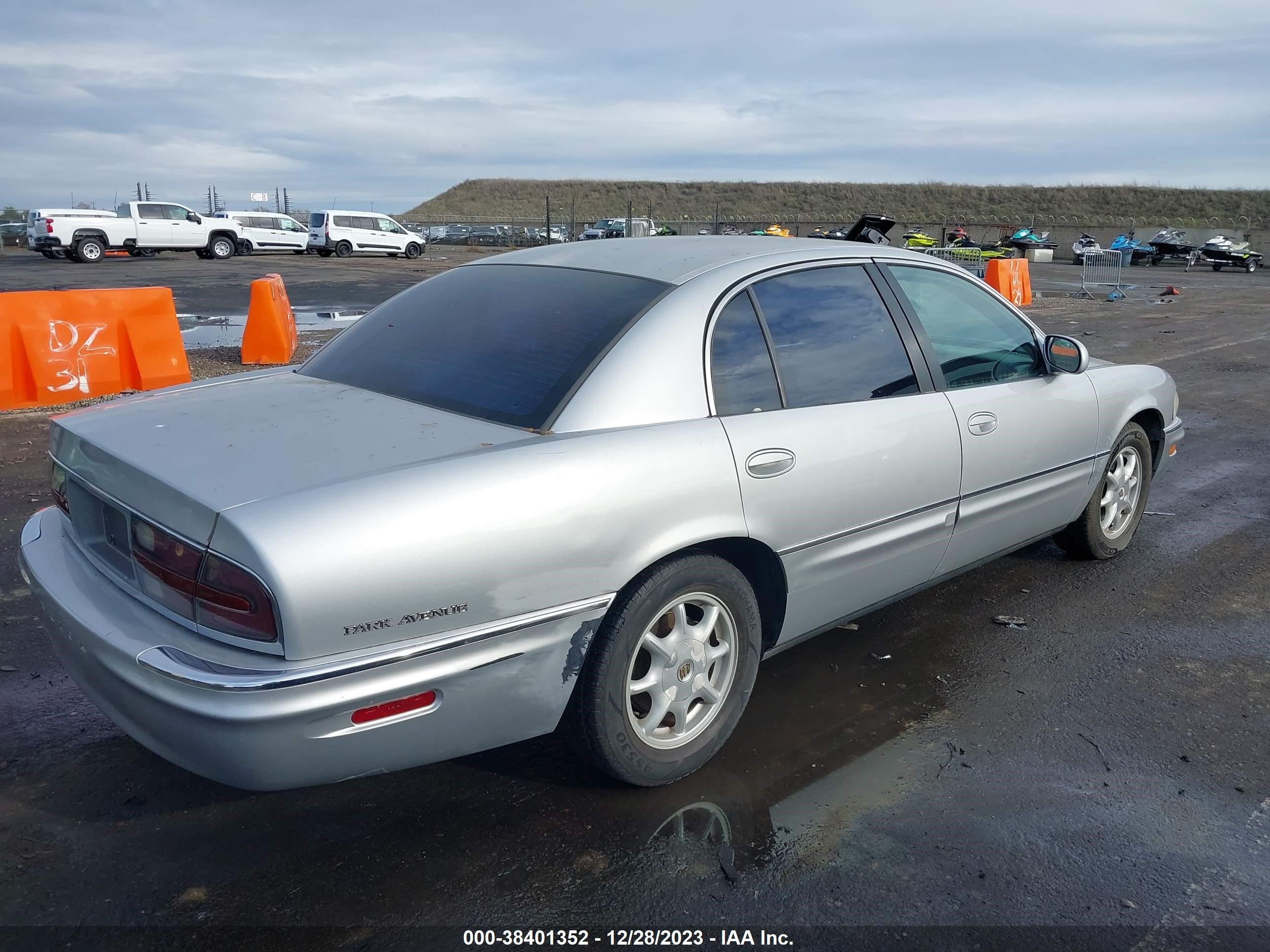 Photo 3 VIN: 1G4CW54K024104242 - BUICK PARK AVENUE 