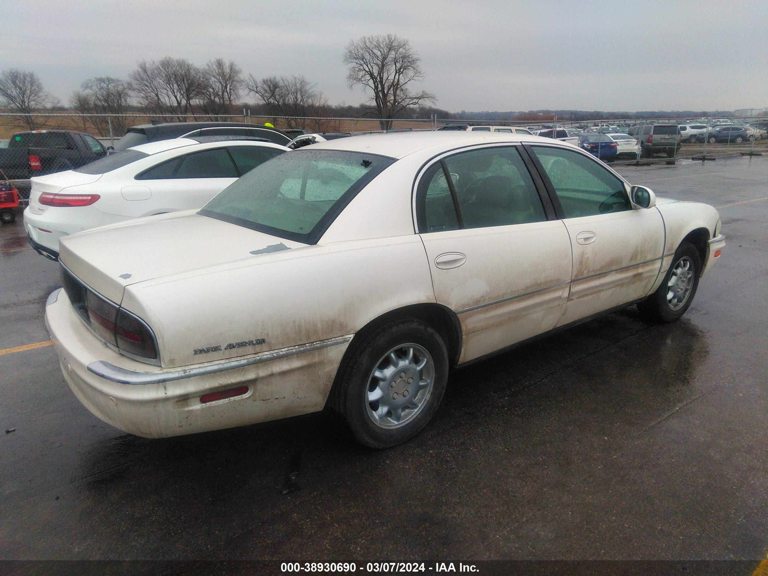 Photo 3 VIN: 1G4CW54K024131781 - BUICK PARK AVENUE 