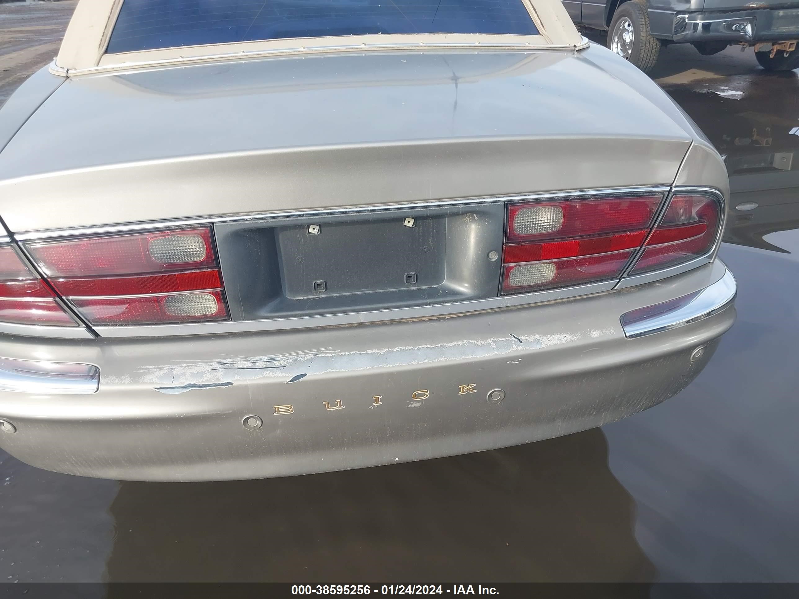 Photo 5 VIN: 1G4CW54K124124287 - BUICK PARK AVENUE 