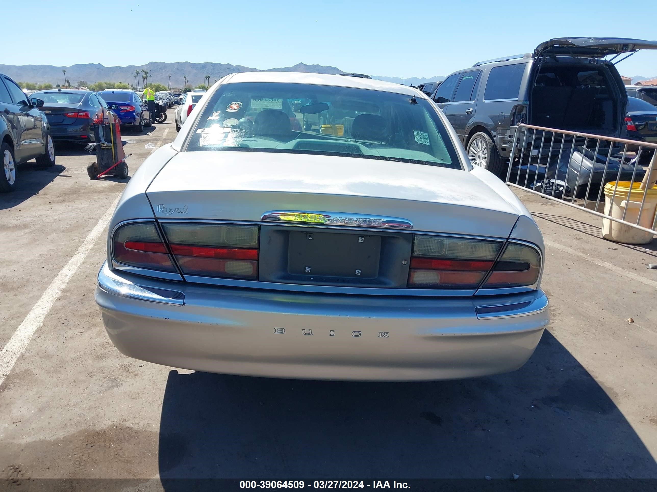 Photo 12 VIN: 1G4CW54K154102942 - BUICK PARK AVENUE 