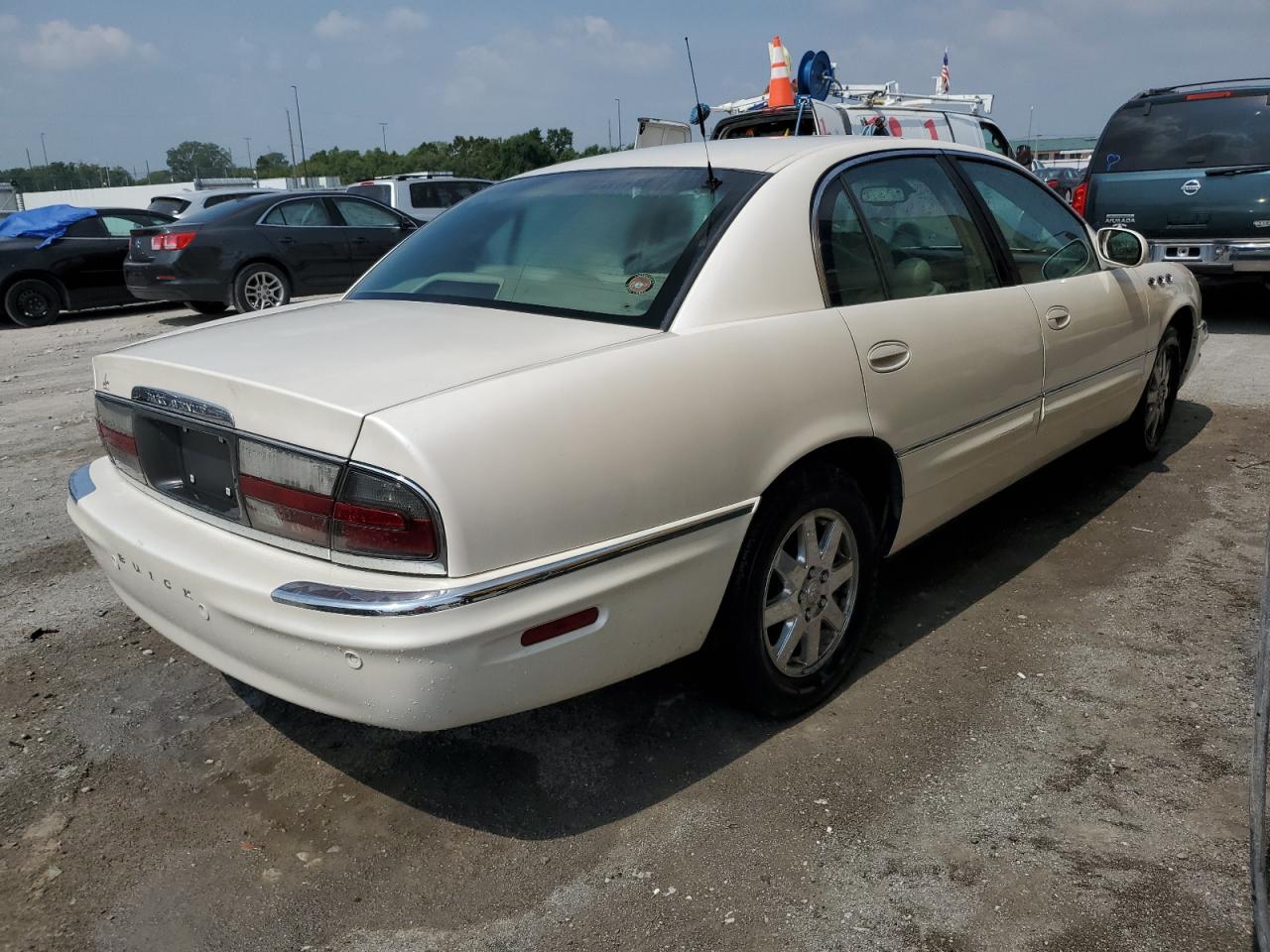 Photo 2 VIN: 1G4CW54K254101976 - BUICK PARK AVENUE 