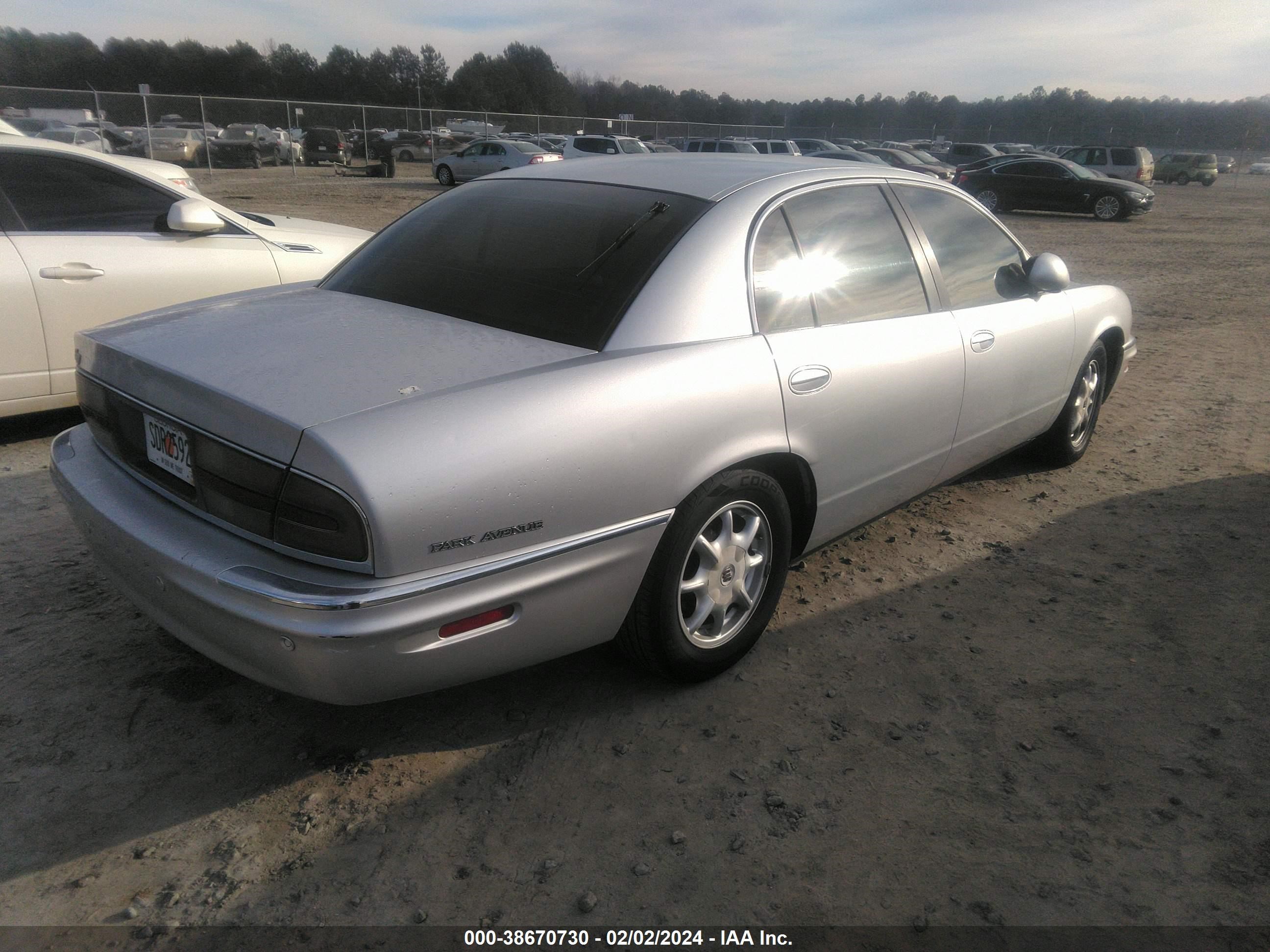 Photo 3 VIN: 1G4CW54K324200768 - BUICK PARK AVENUE 