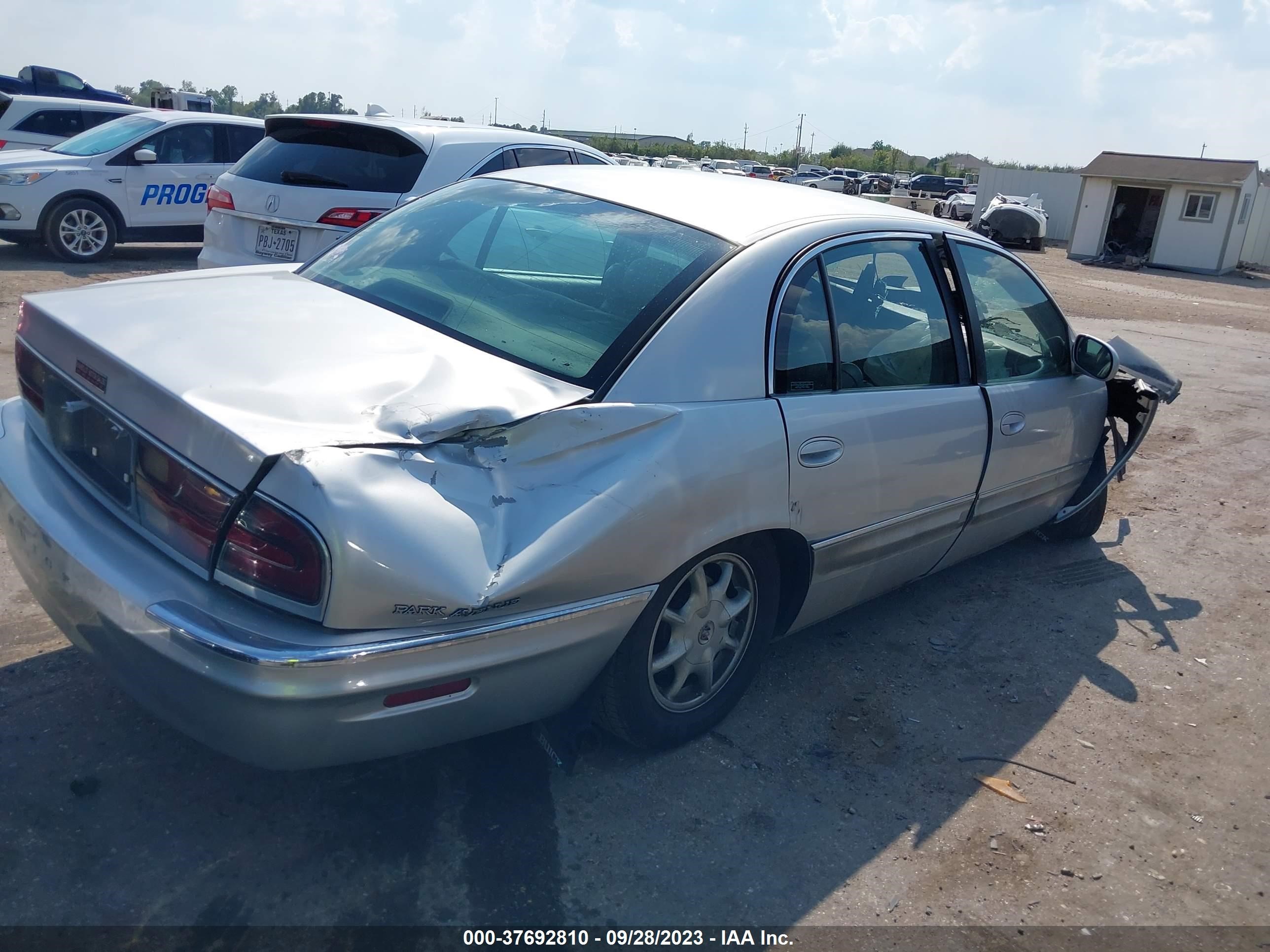 Photo 3 VIN: 1G4CW54K414246463 - BUICK PARK AVENUE 