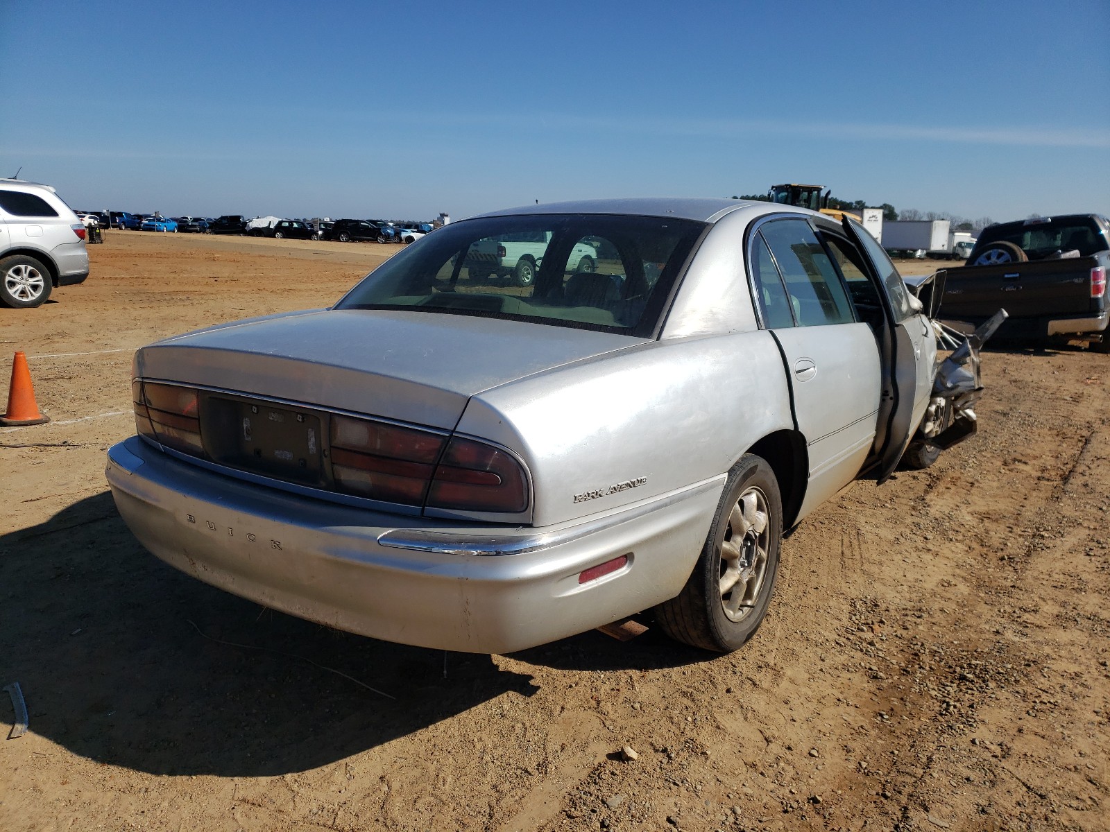 Photo 3 VIN: 1G4CW54K424108584 - BUICK PARK AVENU 