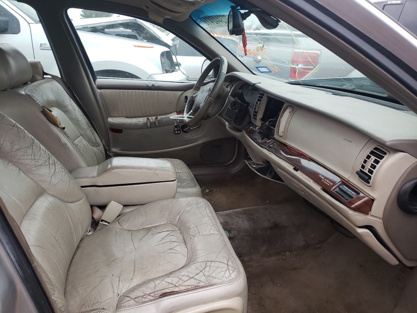 Photo 4 VIN: 1G4CW54K424108584 - BUICK PARK AVENU 