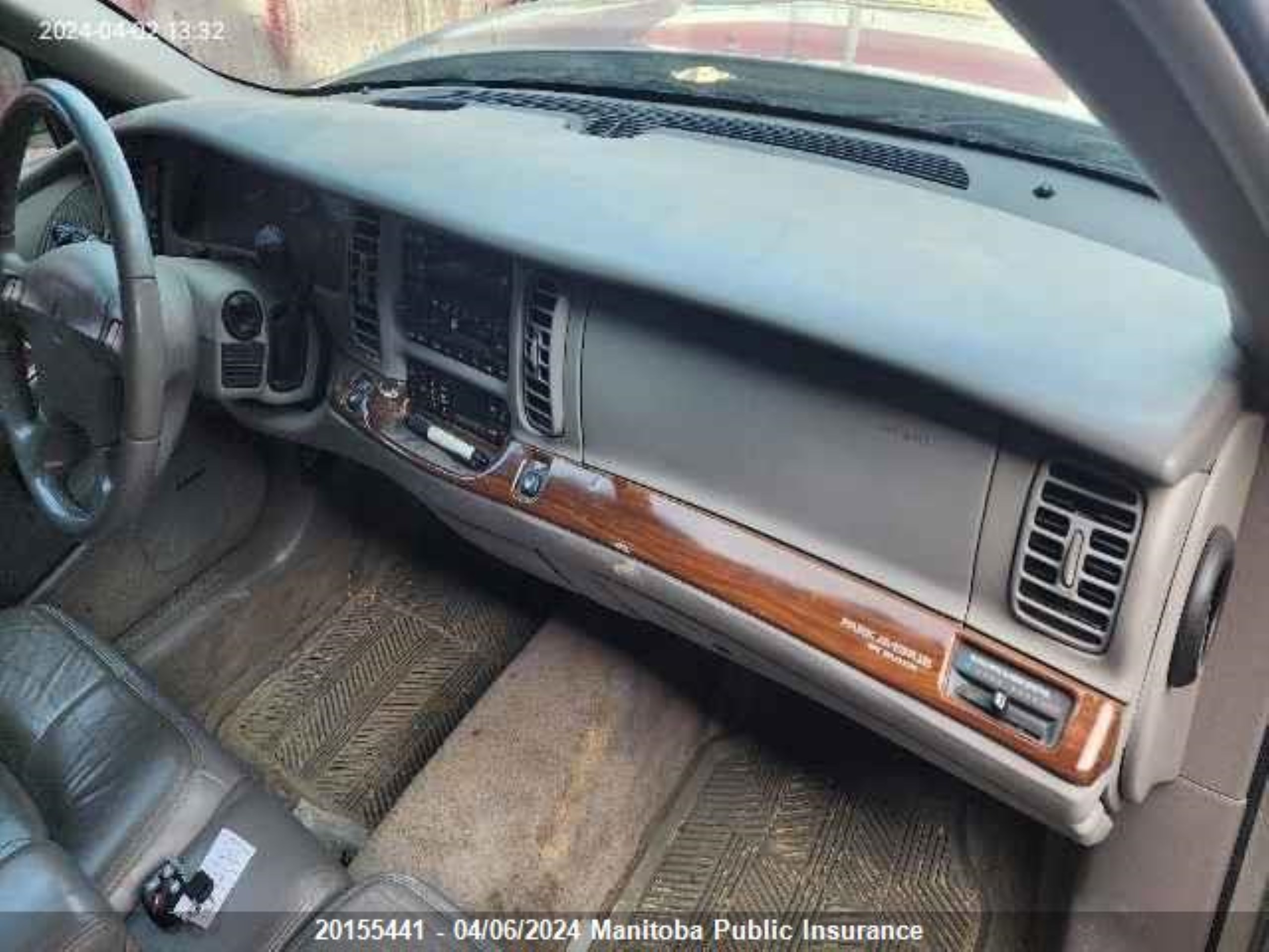 Photo 4 VIN: 1G4CW54K424116121 - BUICK PARK AVENUE 