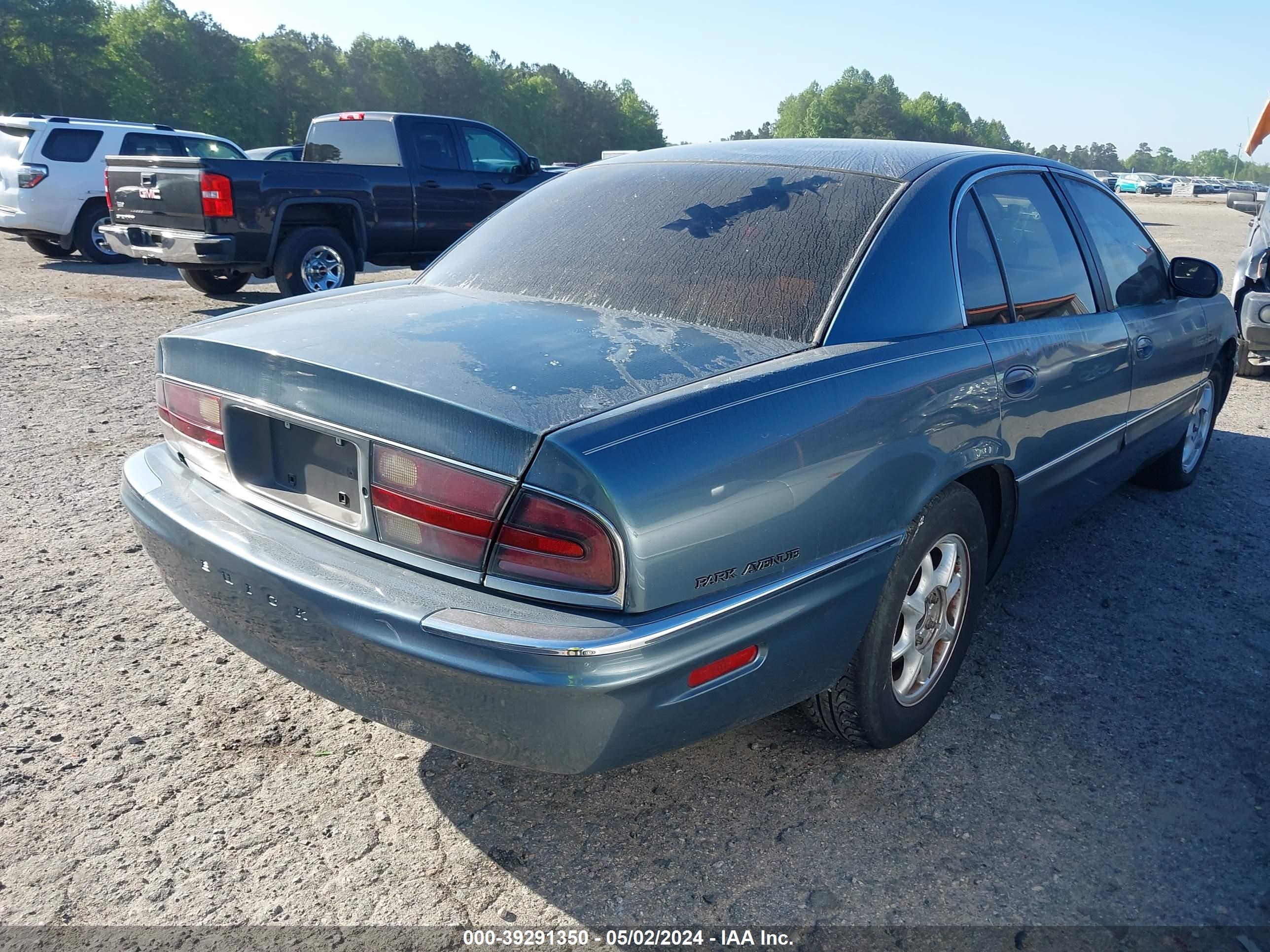 Photo 3 VIN: 1G4CW54K4Y4284799 - BUICK PARK AVENUE 