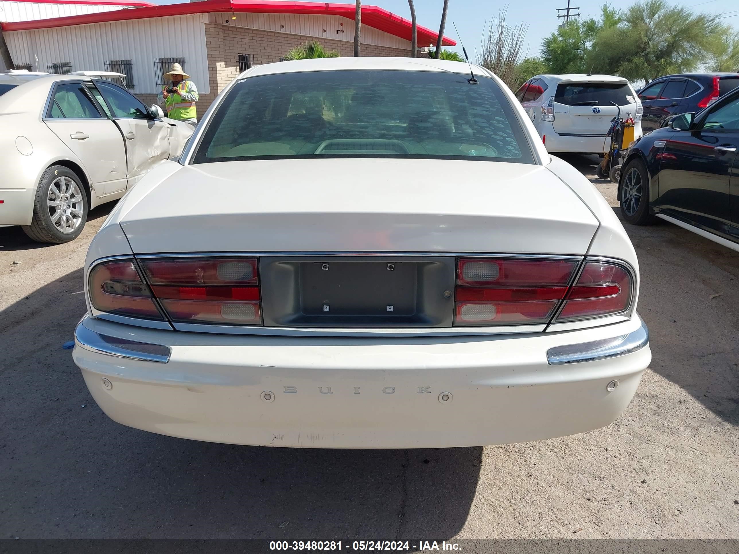 Photo 16 VIN: 1G4CW54K734149437 - BUICK PARK AVENUE 