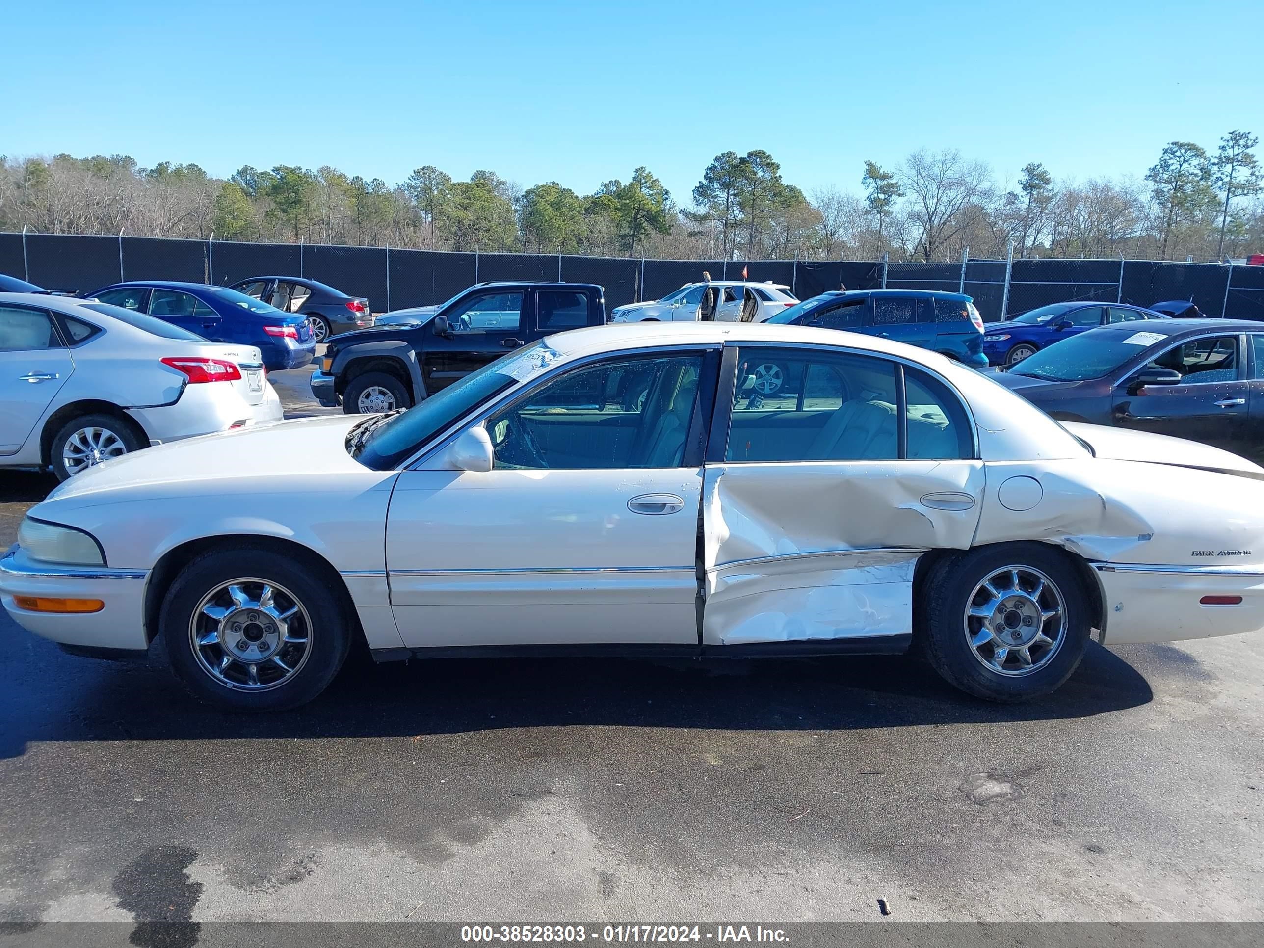 Photo 13 VIN: 1G4CW54K834167803 - BUICK PARK AVENUE 