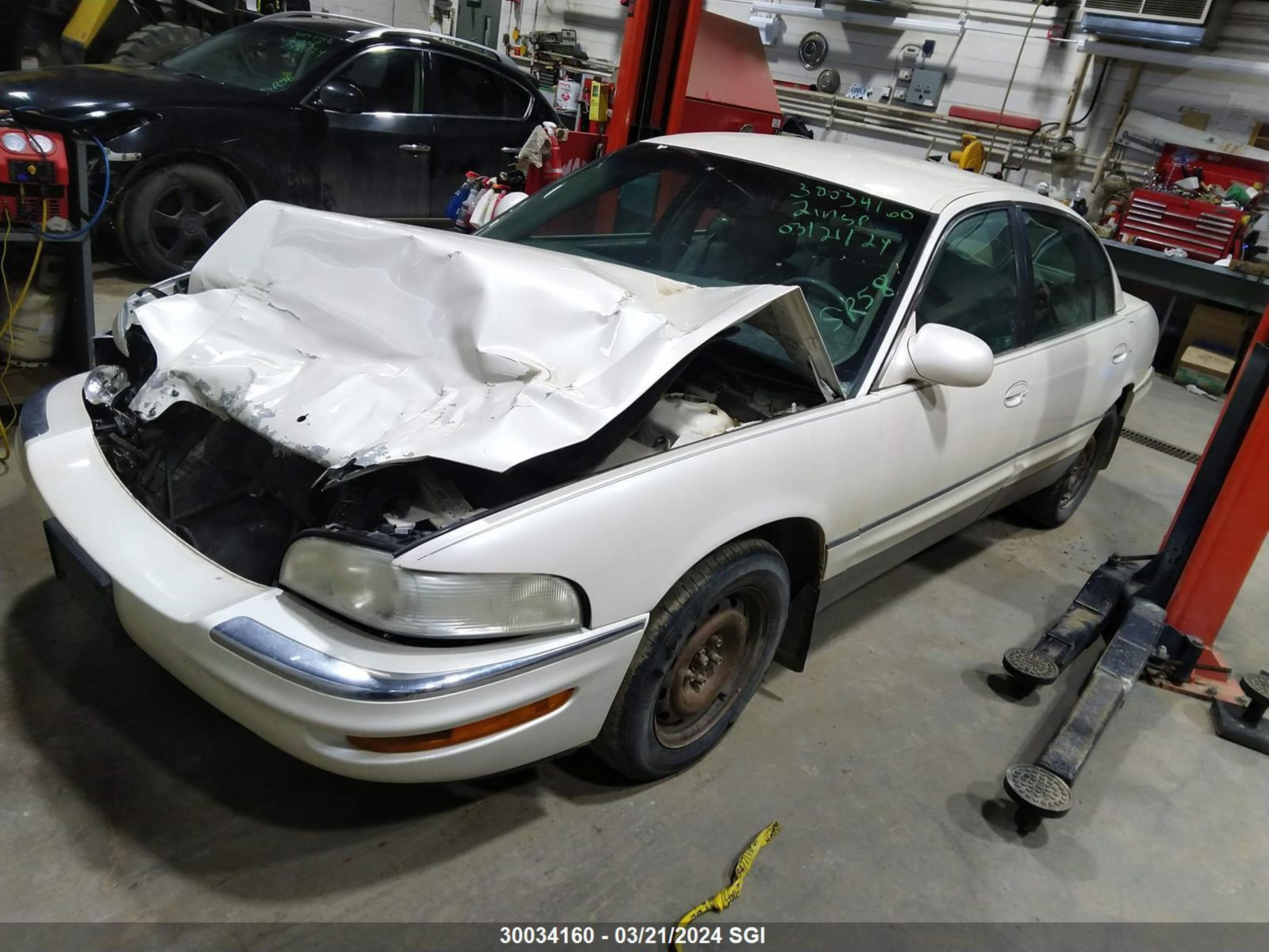 Photo 1 VIN: 1G4CW54KX34154051 - BUICK PARK AVENUE 