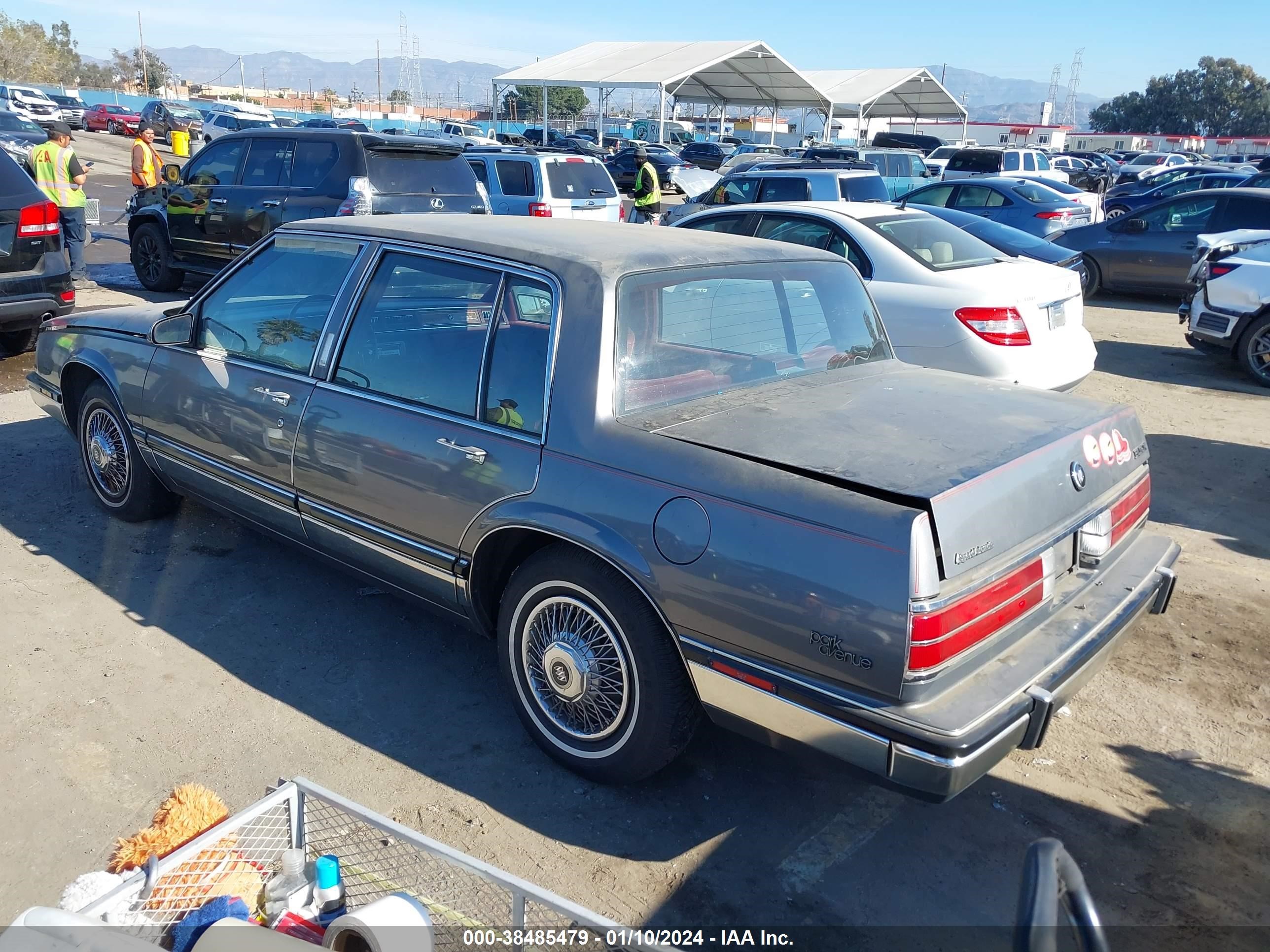 Photo 2 VIN: 1G4CW6933F1469108 - BUICK ELECTRA 