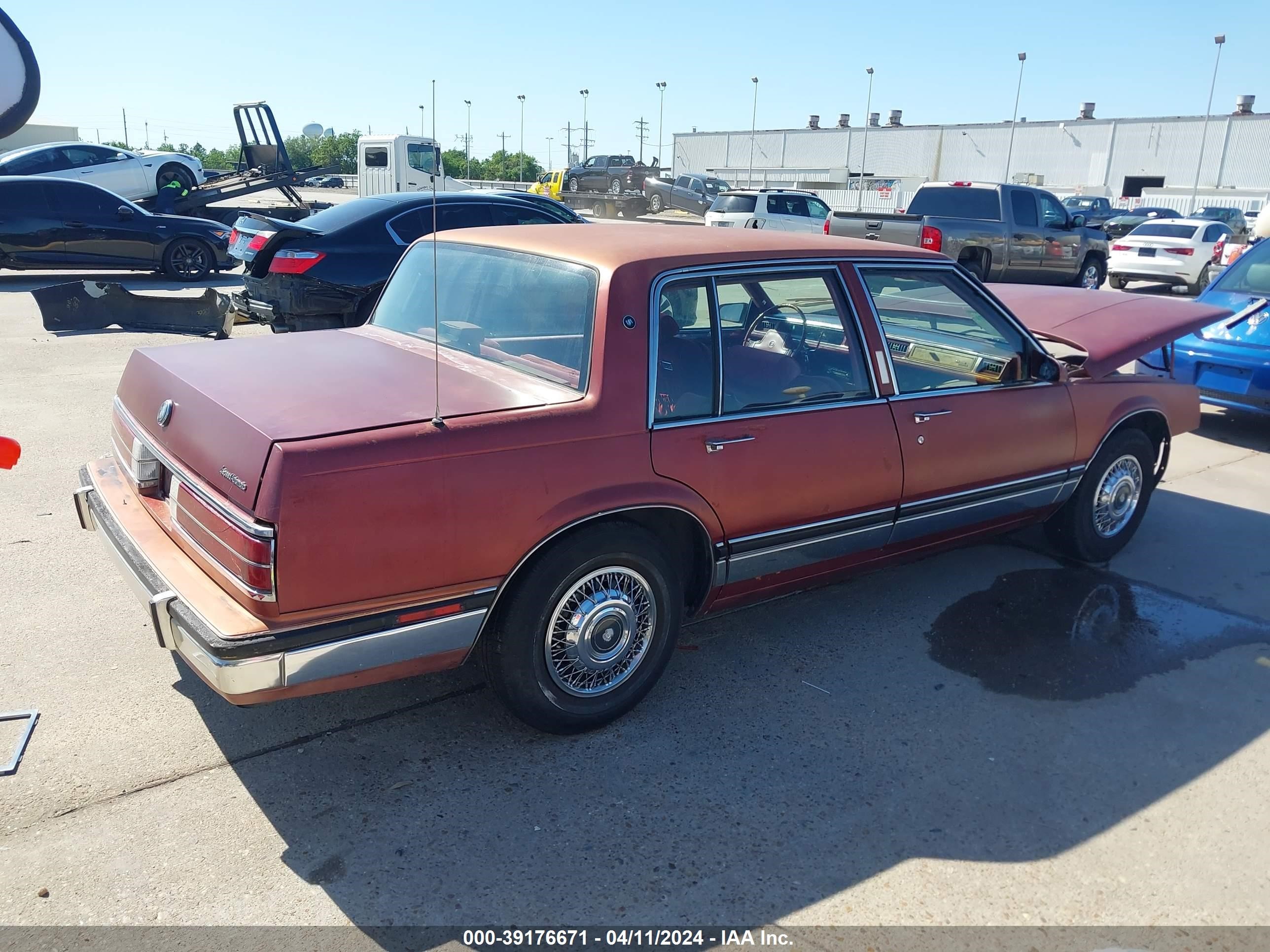 Photo 3 VIN: 1G4CW69B9G1451656 - BUICK ELECTRA 