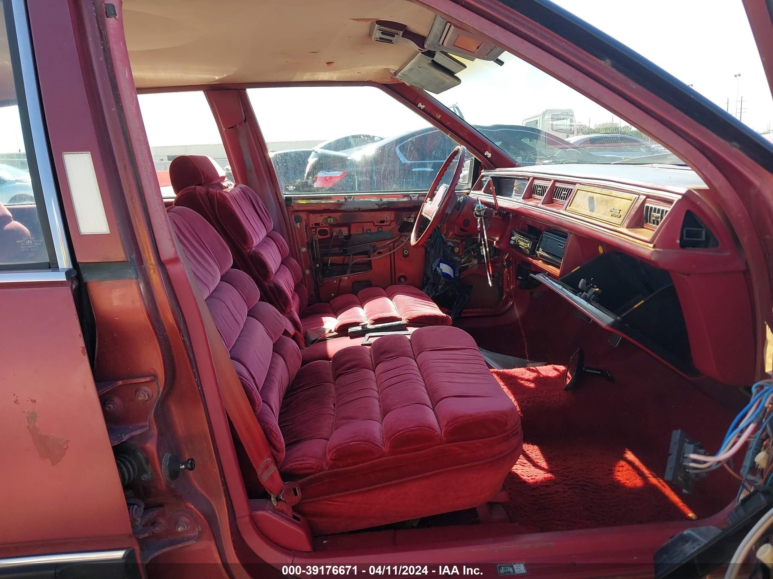 Photo 4 VIN: 1G4CW69B9G1451656 - BUICK ELECTRA 