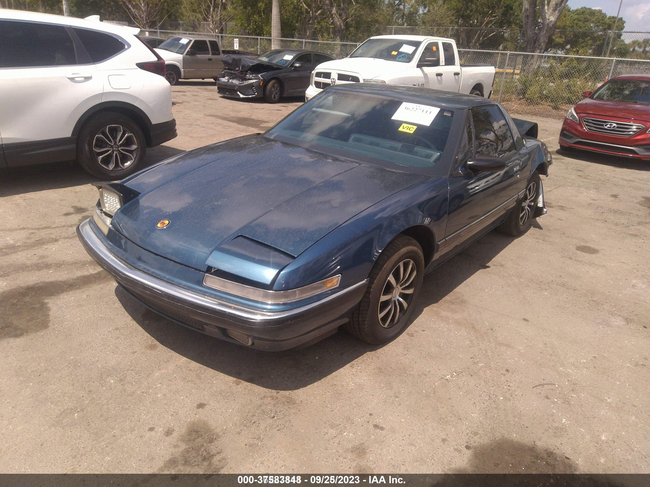 Photo 1 VIN: 1G4EC11C8JB904059 - BUICK REATTA 