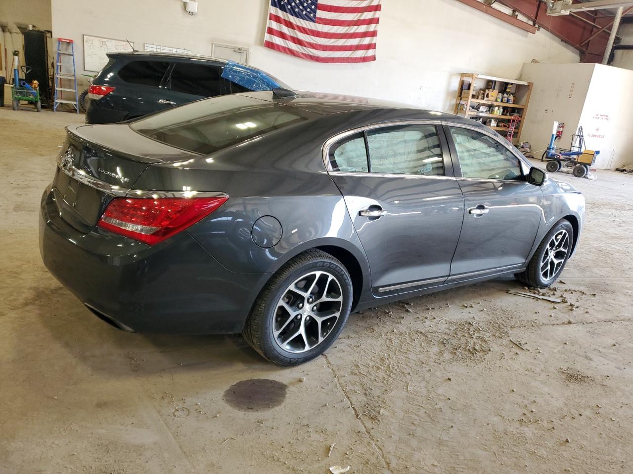 Photo 2 VIN: 1G4G45G34GF172700 - BUICK LACROSSE 