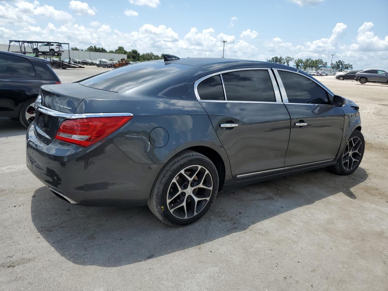 Photo 2 VIN: 1G4G45G38GF174529 - BUICK LACROSSE 