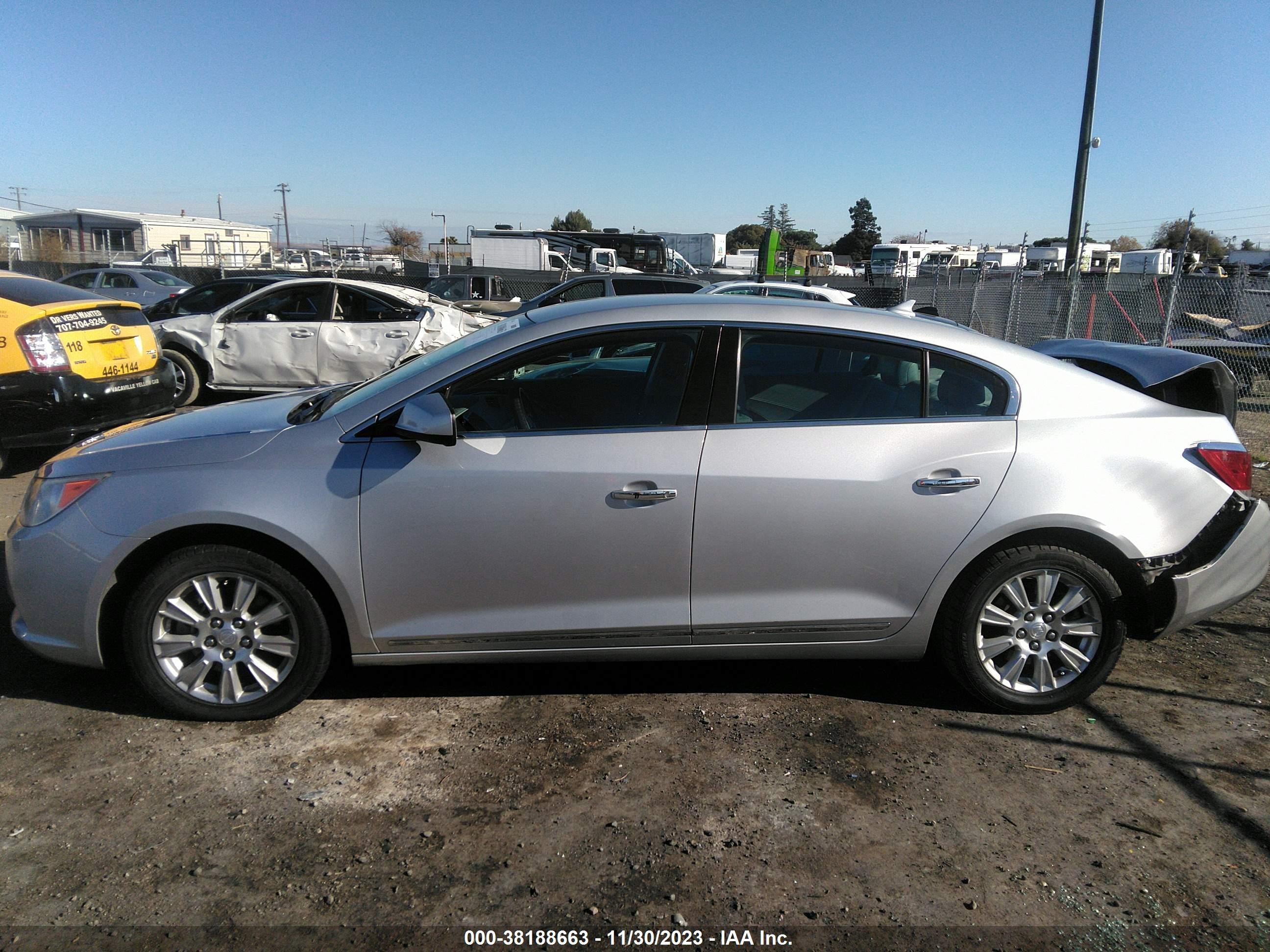 Photo 12 VIN: 1G4GA5ED2BF278298 - BUICK LACROSSE 