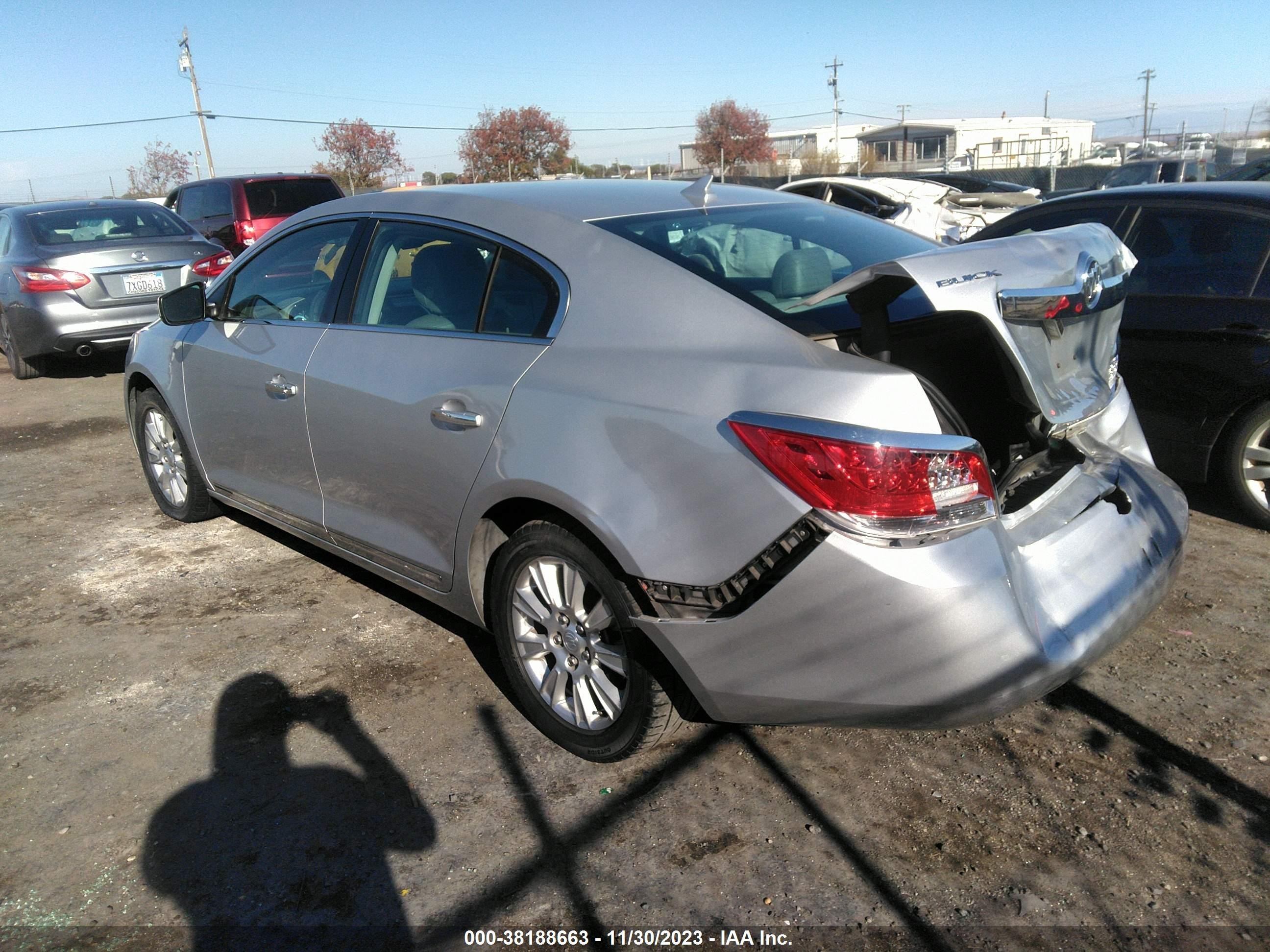 Photo 2 VIN: 1G4GA5ED2BF278298 - BUICK LACROSSE 