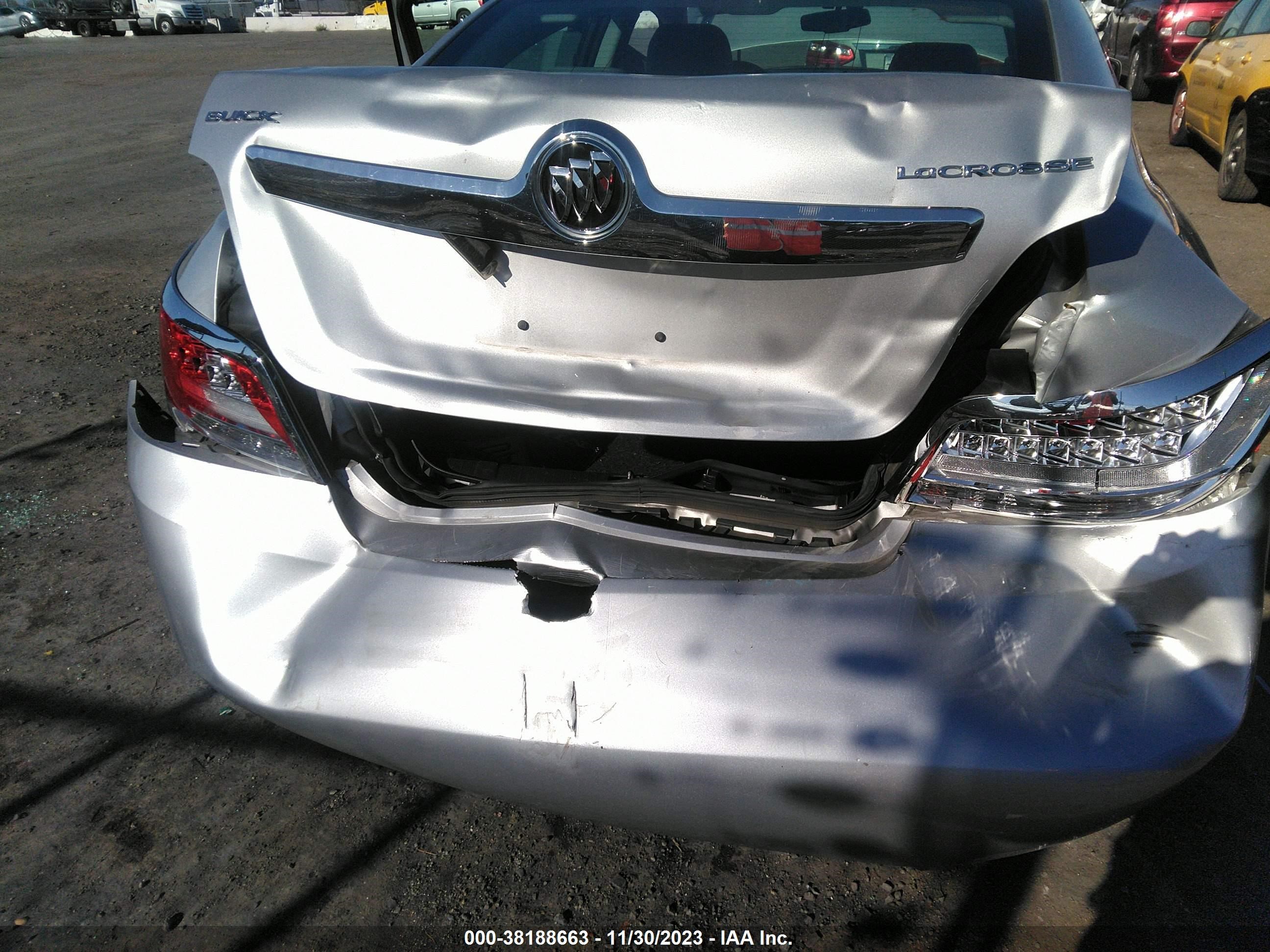 Photo 5 VIN: 1G4GA5ED2BF278298 - BUICK LACROSSE 